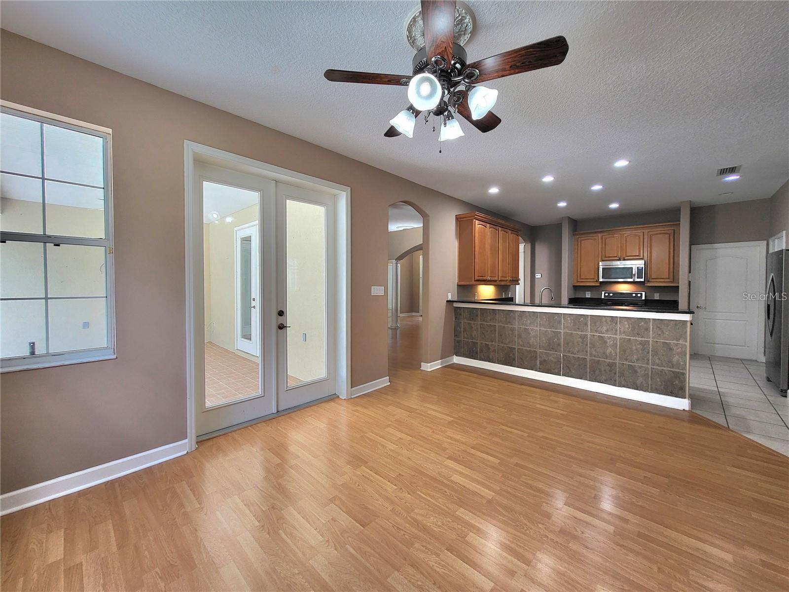 Image 6 of 26 For 1072 Ceasars Court