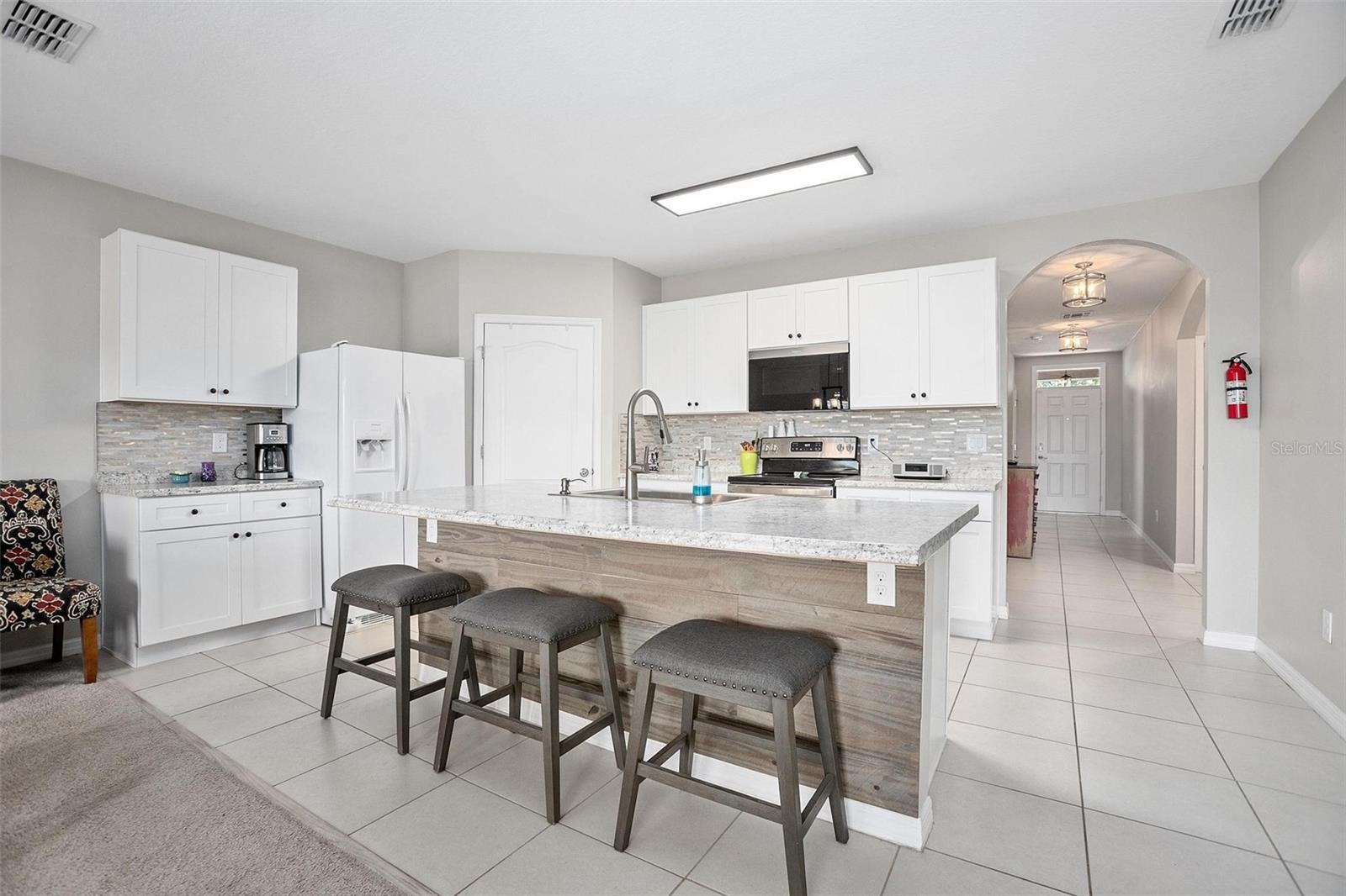 Image 5 of 28 For 811 Grand Park Court