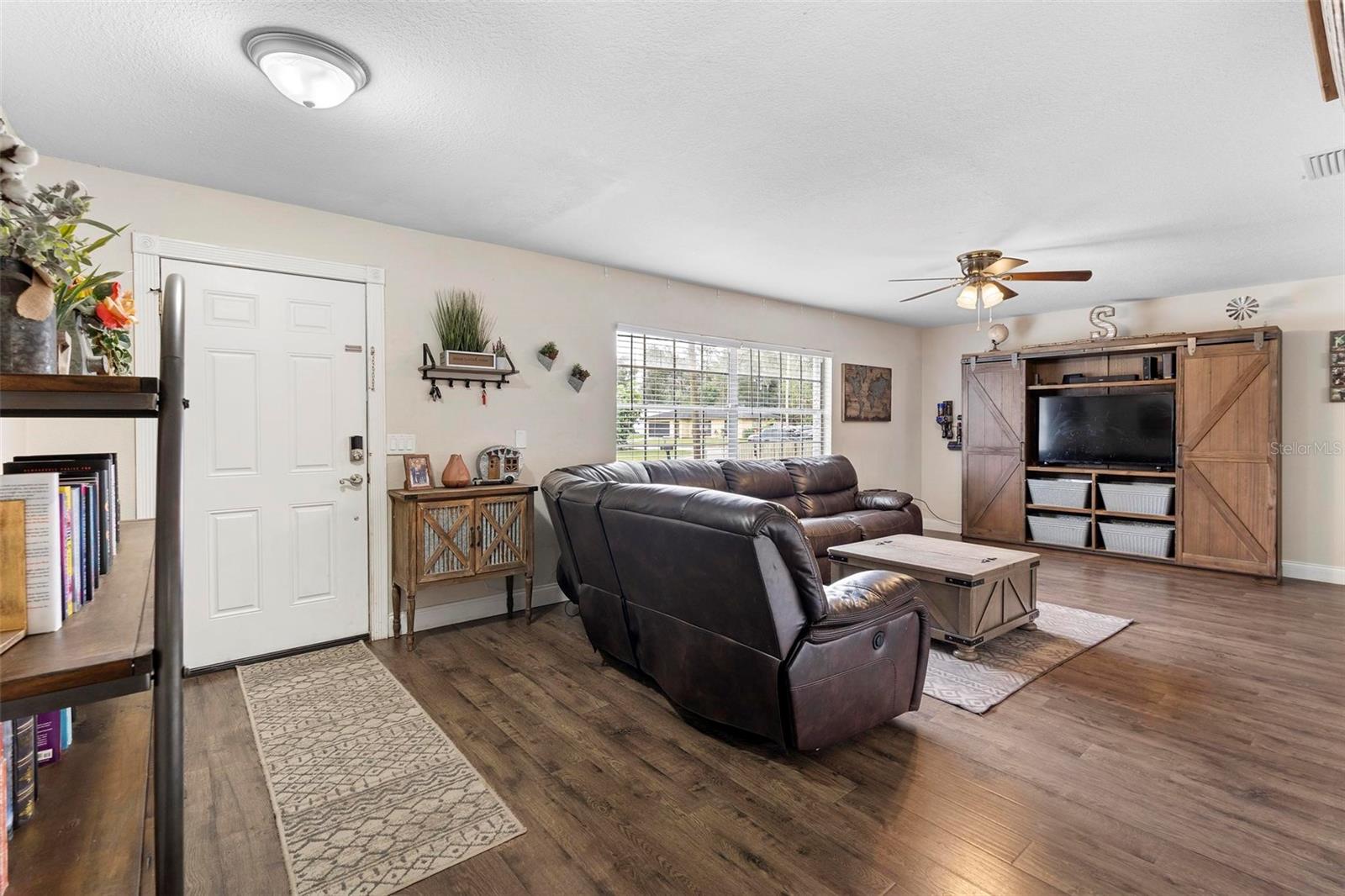 Image 4 of 30 For 732 Mockingbird Lane