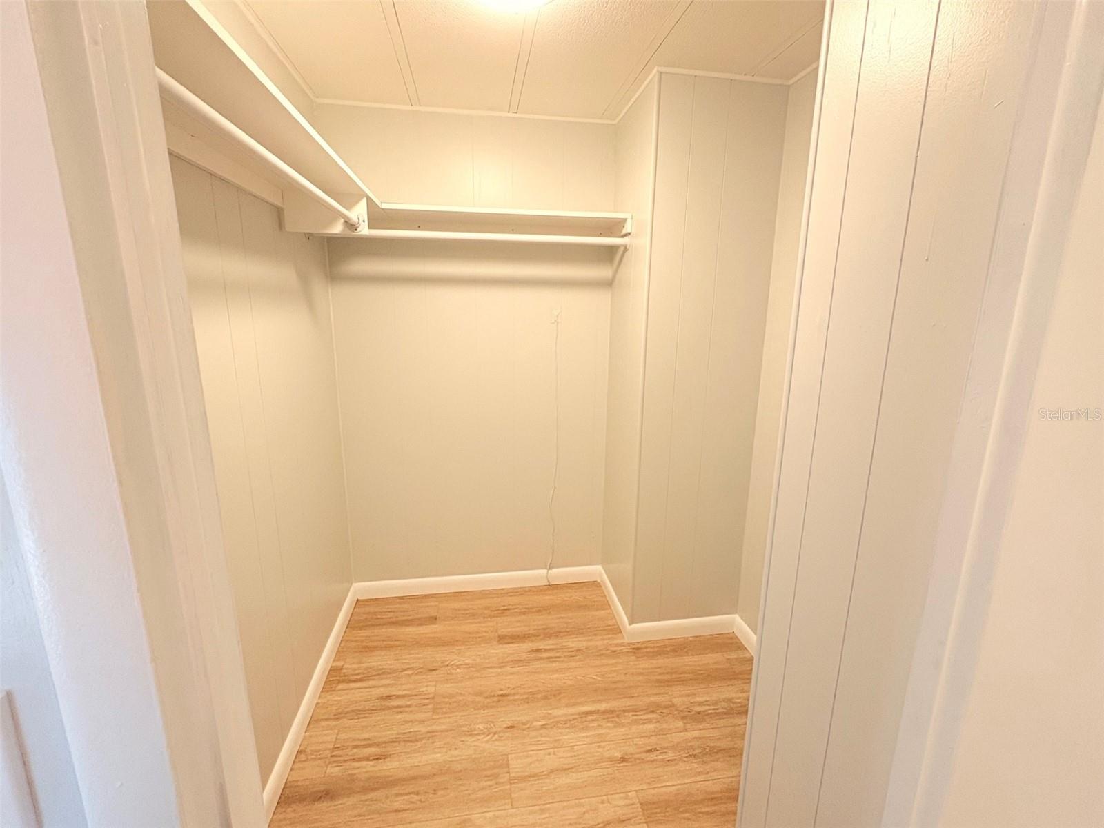 Image 11 of 31 For 596 Club Boulevard