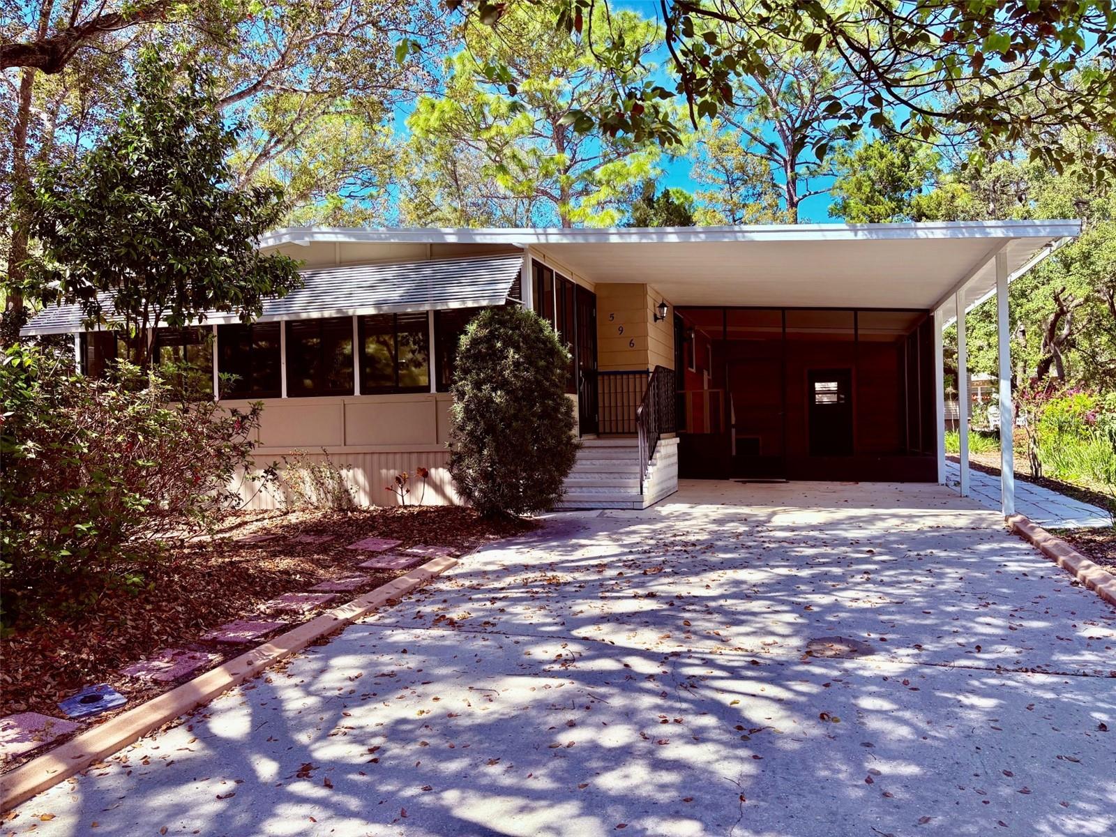 Image 2 of 31 For 596 Club Boulevard