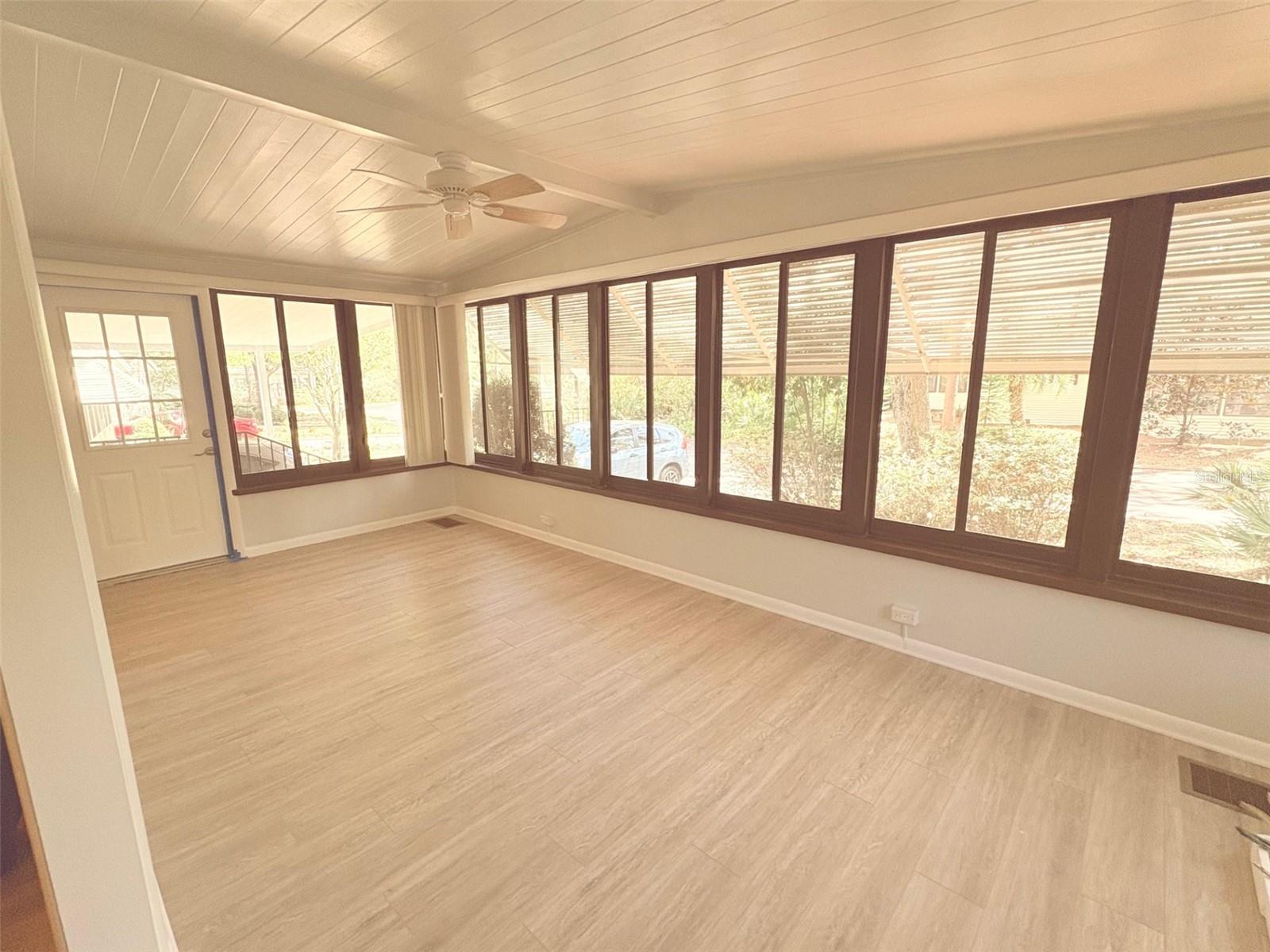 Image 8 of 31 For 596 Club Boulevard