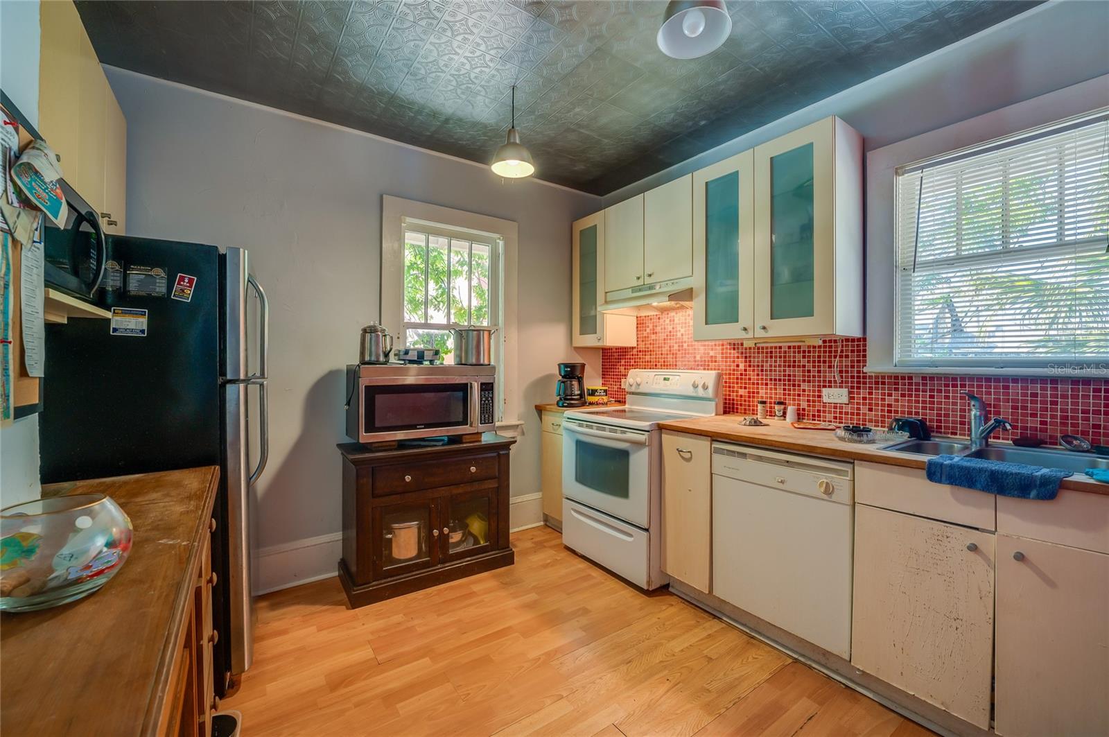 Image 11 of 36 For 605 Goodall Avenue