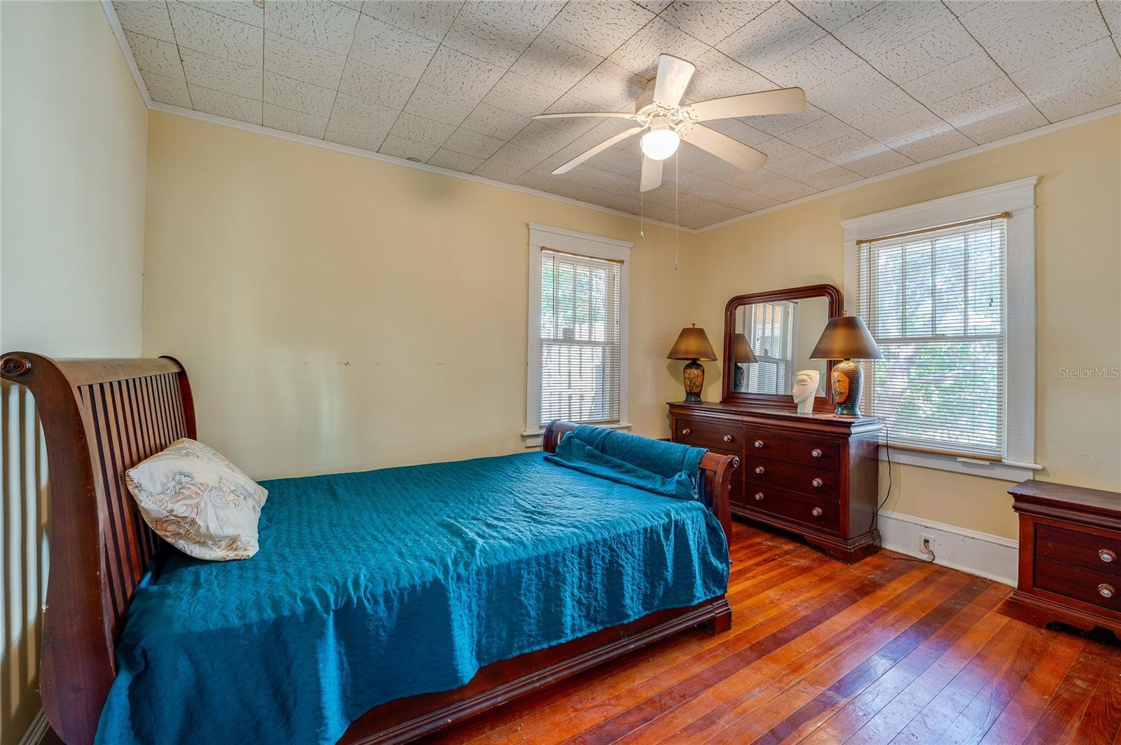 Image 12 of 36 For 605 Goodall Avenue