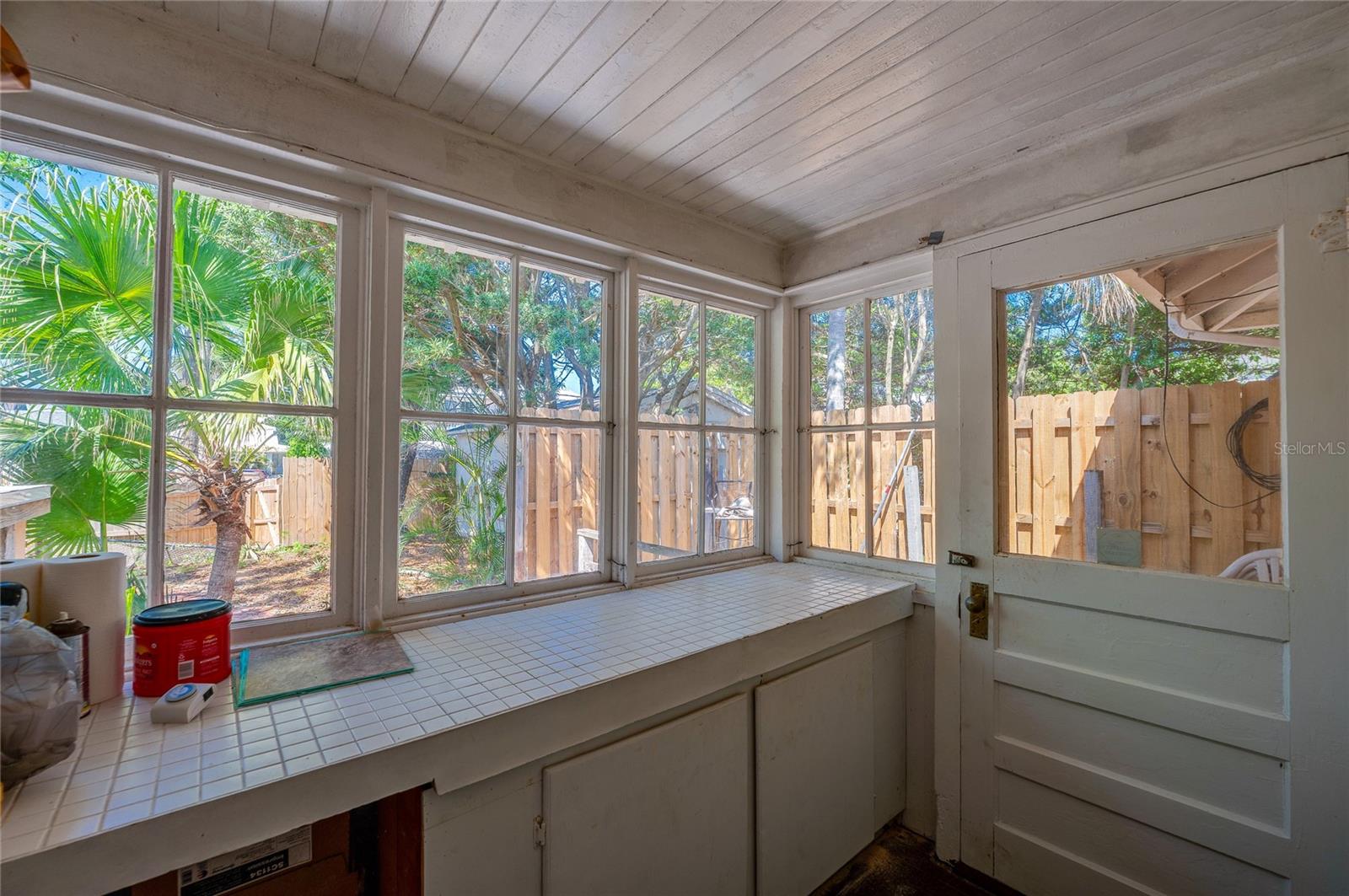 Image 14 of 36 For 605 Goodall Avenue