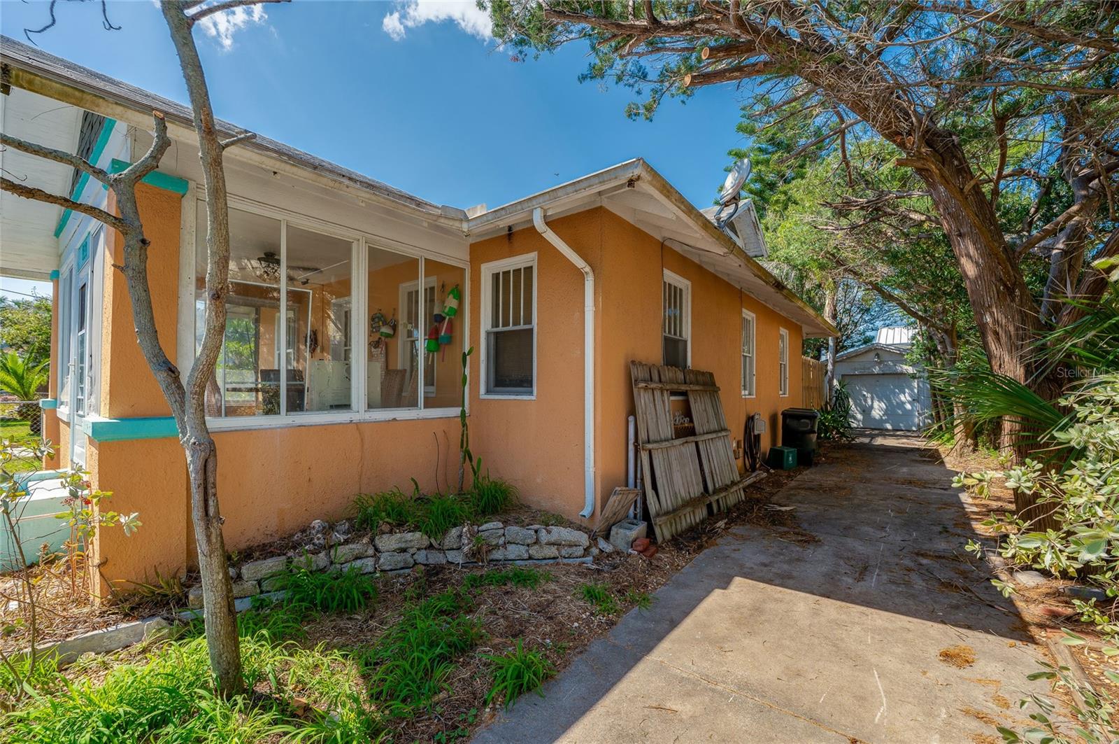 Image 20 of 36 For 605 Goodall Avenue
