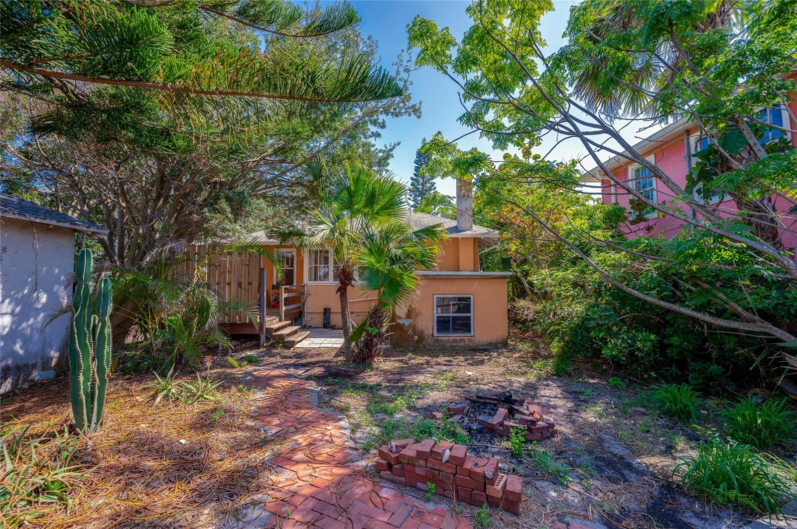 Image 21 of 36 For 605 Goodall Avenue