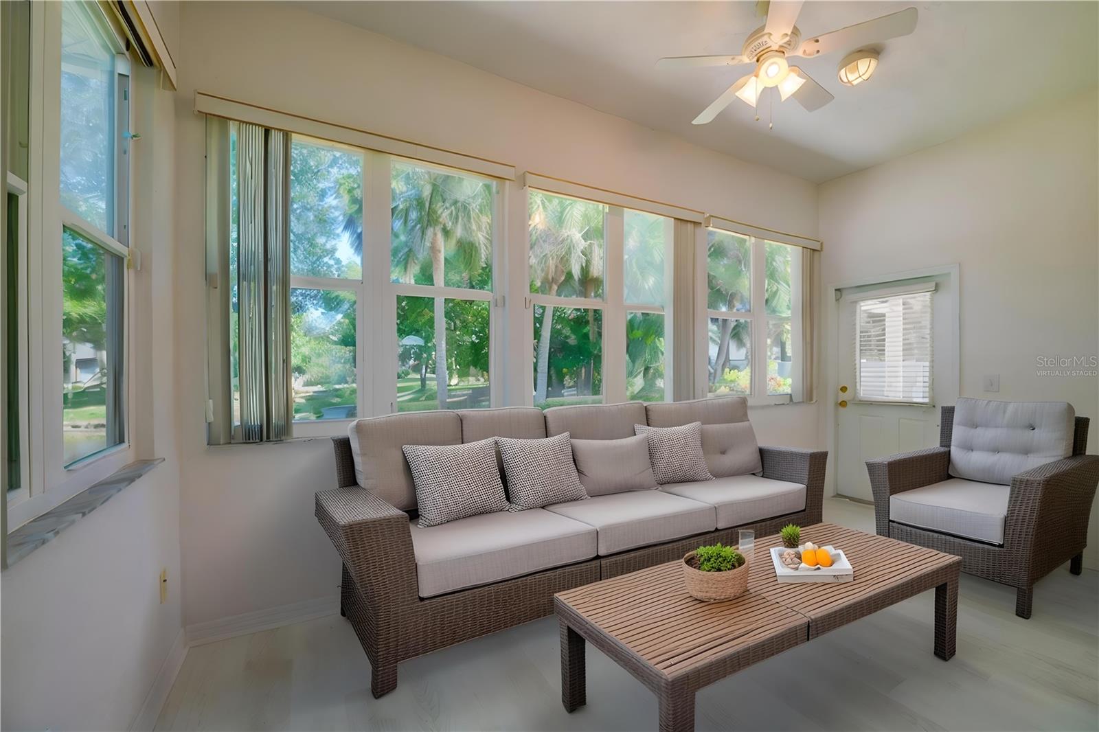 Image 15 of 41 For 823 Wooddusk Drive