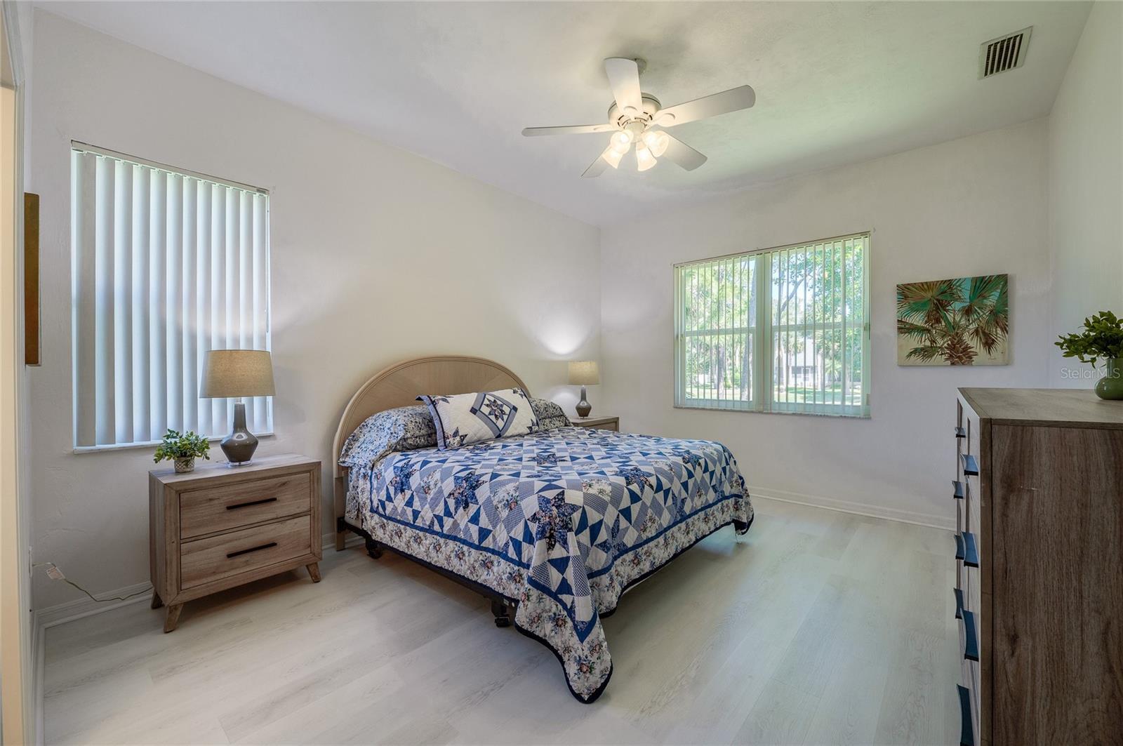 Image 17 of 41 For 823 Wooddusk Drive