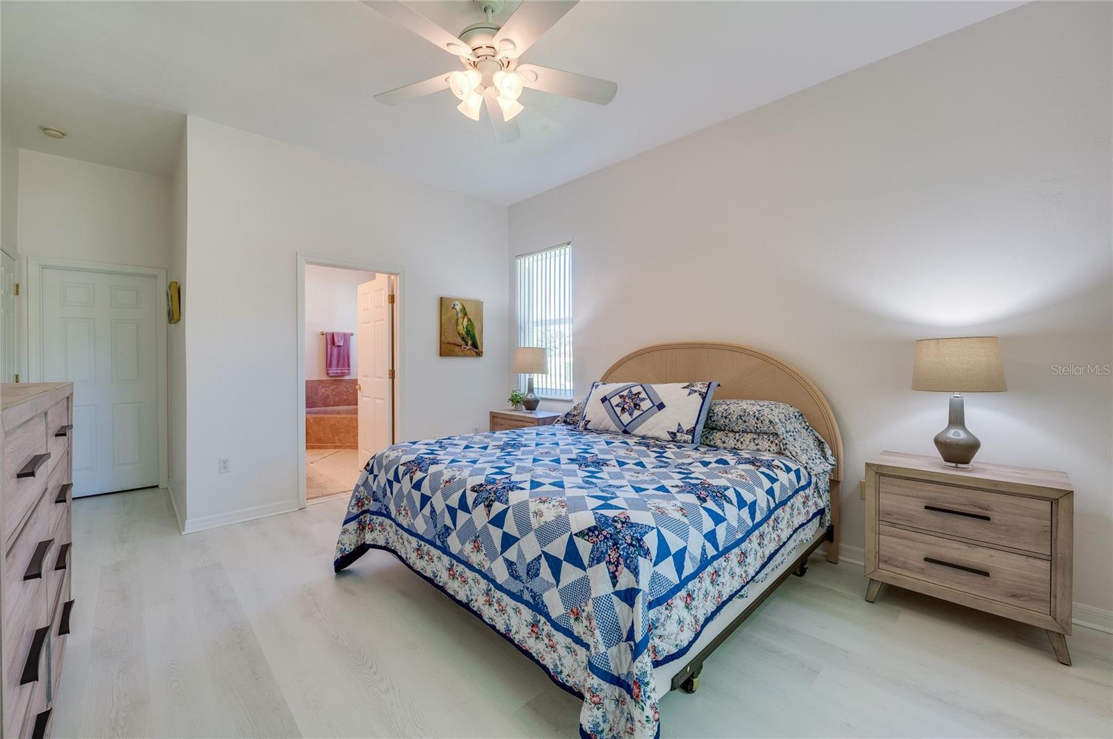 Image 18 of 41 For 823 Wooddusk Drive