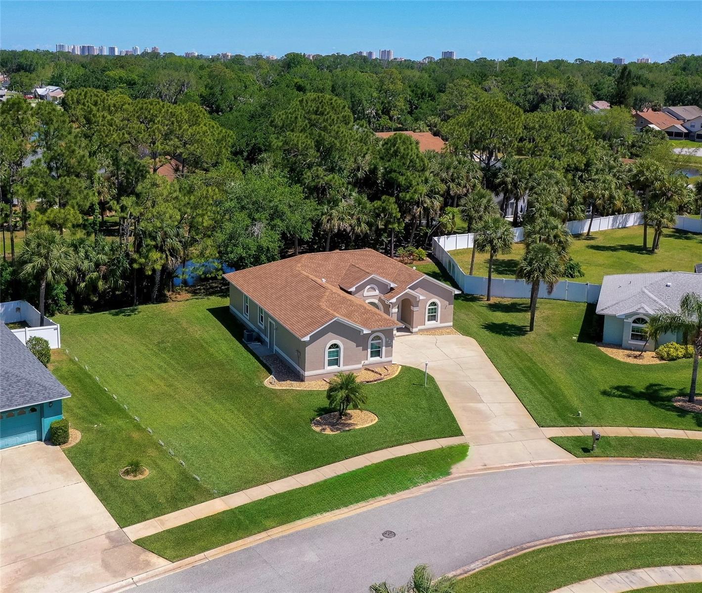 Image 2 of 41 For 823 Wooddusk Drive
