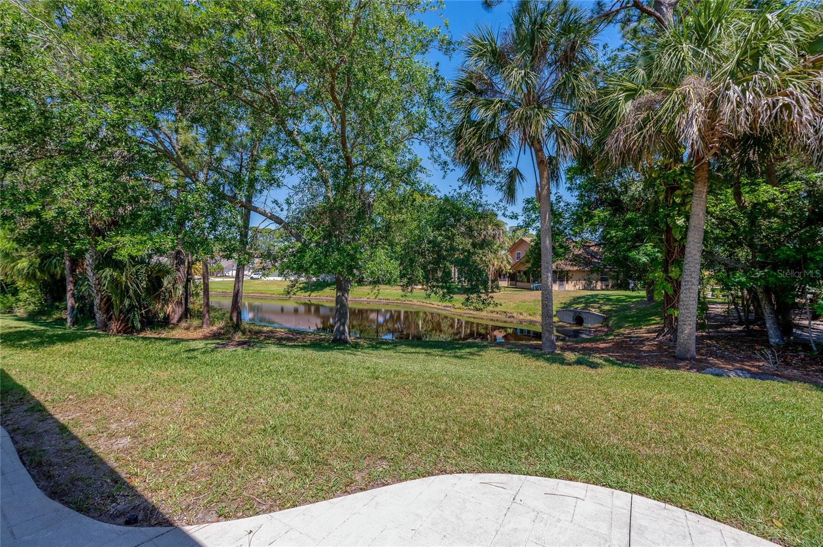 Image 31 of 41 For 823 Wooddusk Drive