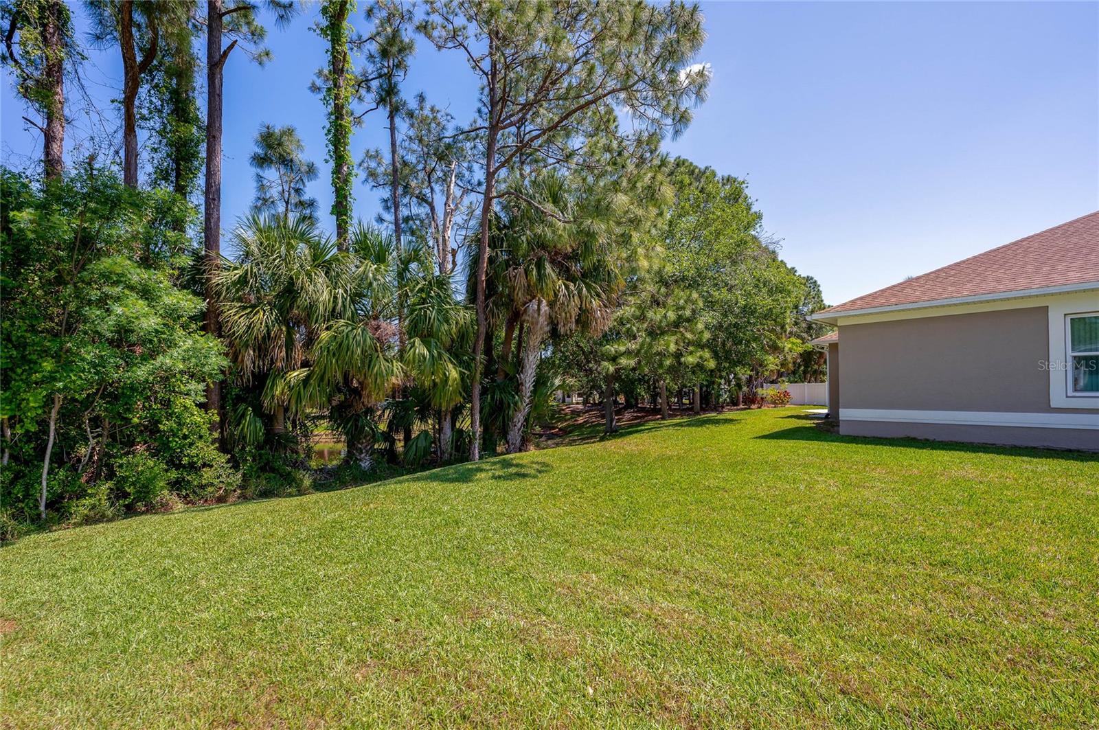 Image 33 of 41 For 823 Wooddusk Drive