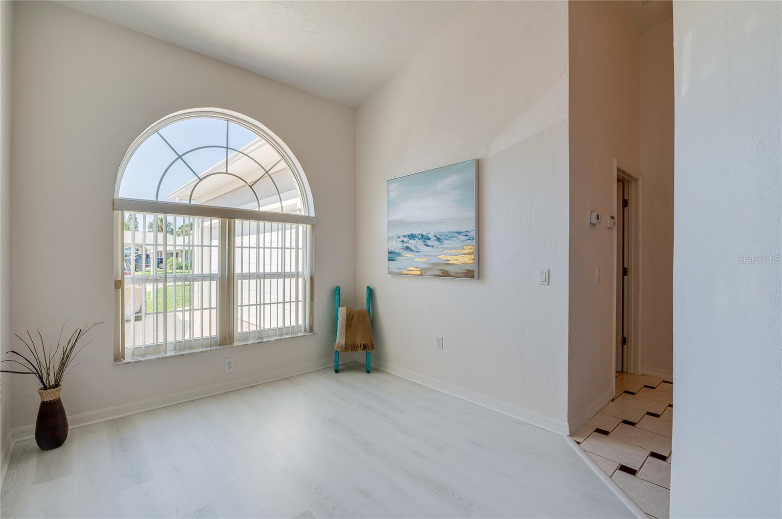 Image 8 of 41 For 823 Wooddusk Drive