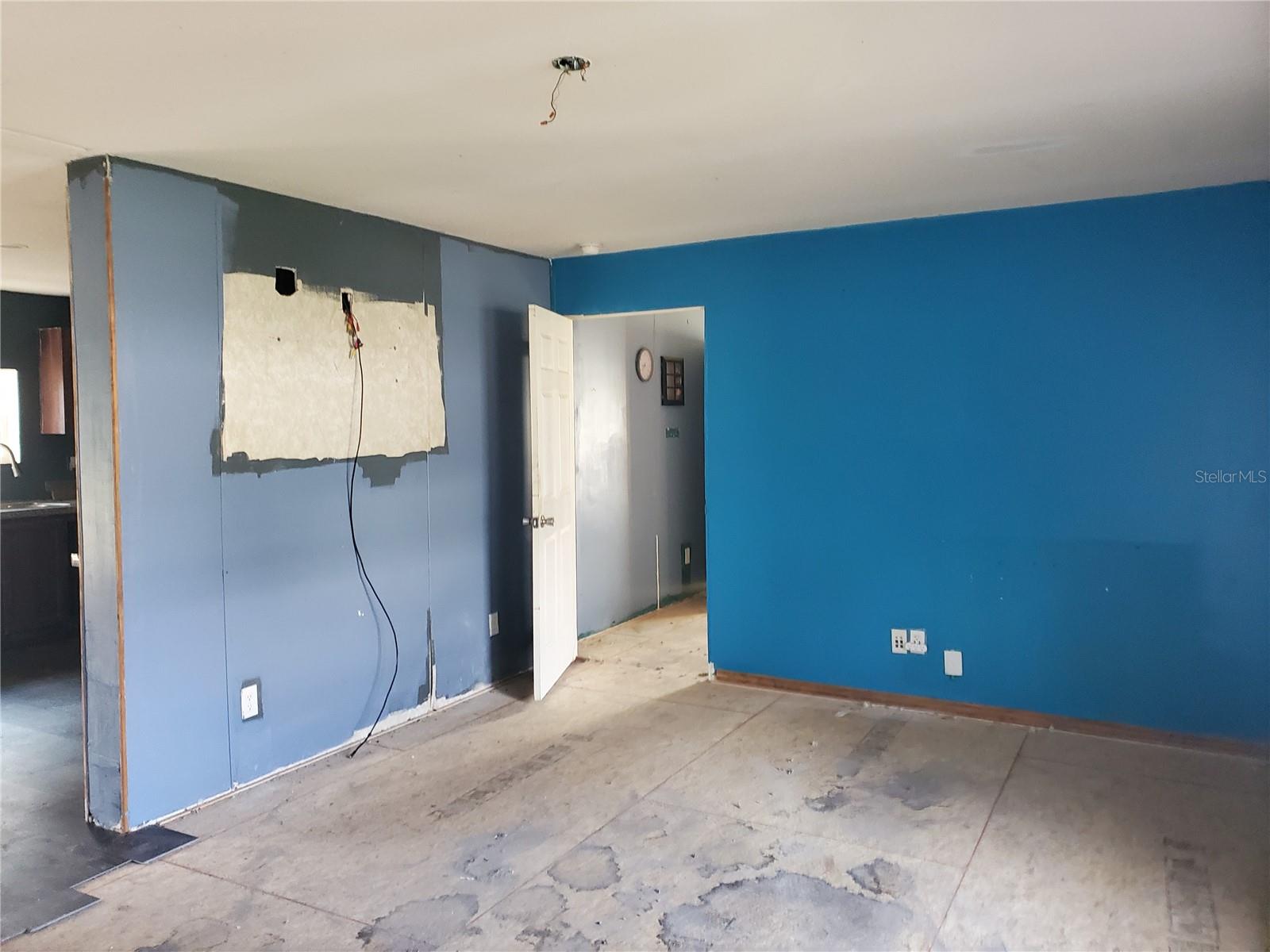 Image 4 of 14 For 1145 Bayview Lane