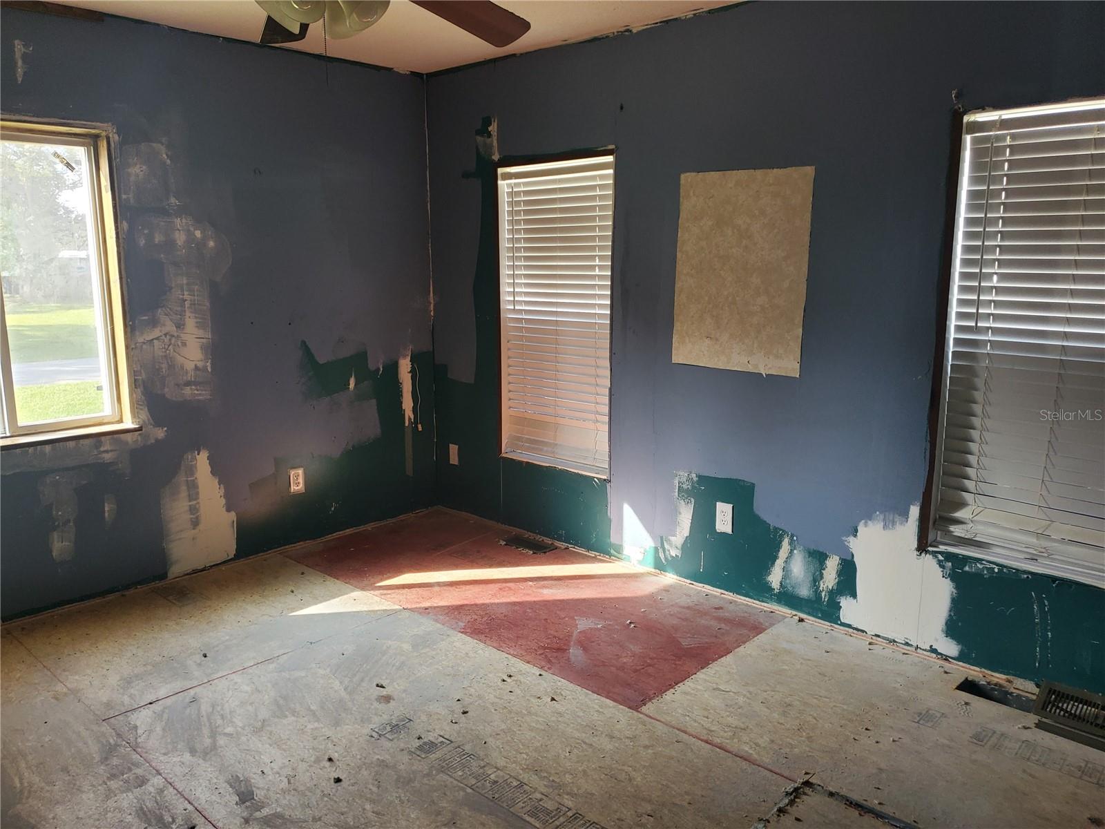 Image 8 of 14 For 1145 Bayview Lane