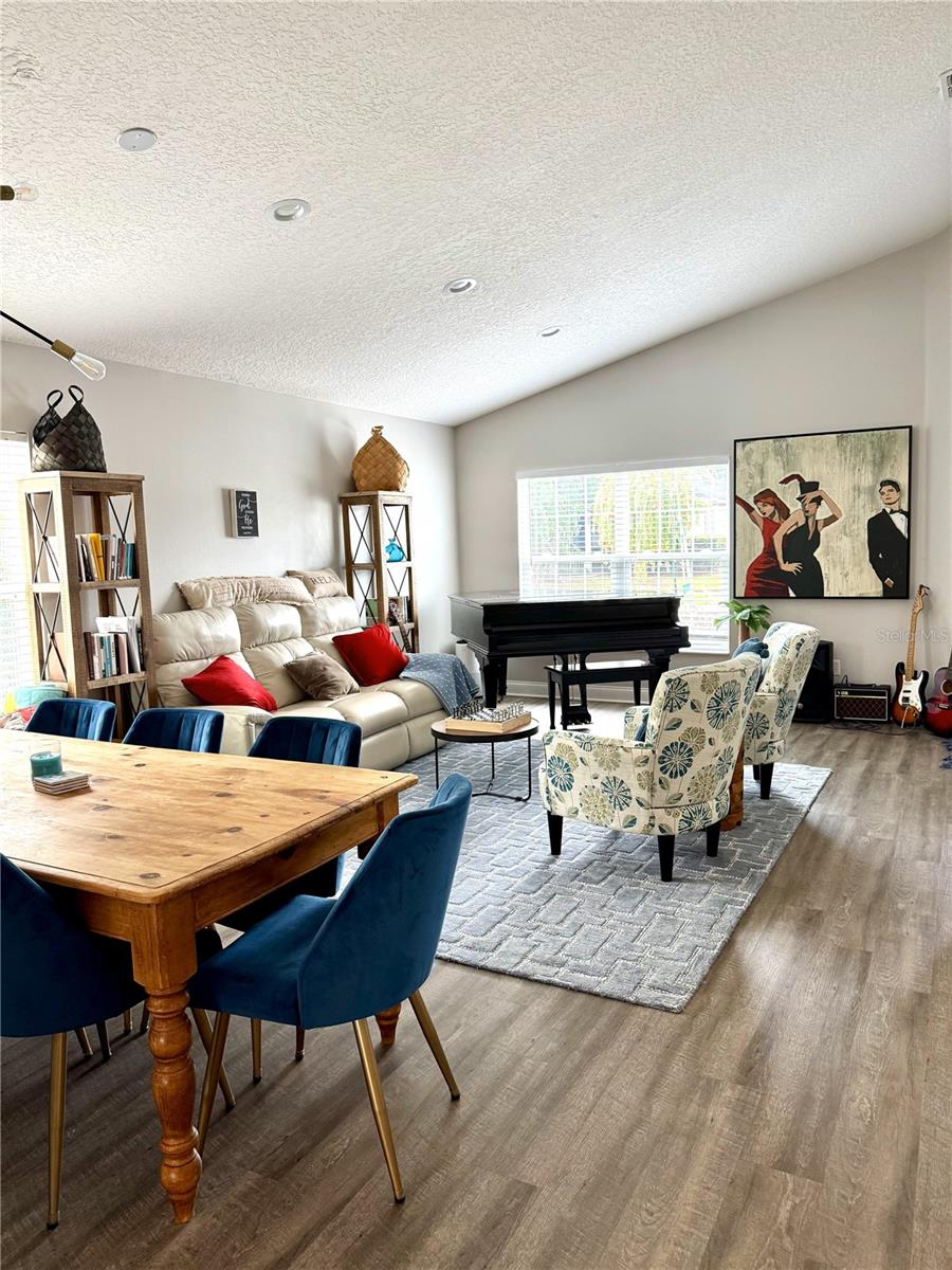 Image 14 of 56 For 4339 Northern Dancer Way