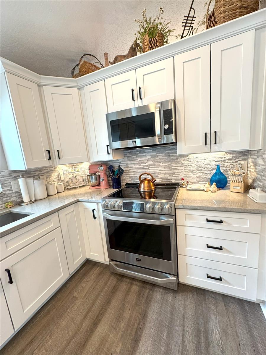 Image 21 of 56 For 4339 Northern Dancer Way