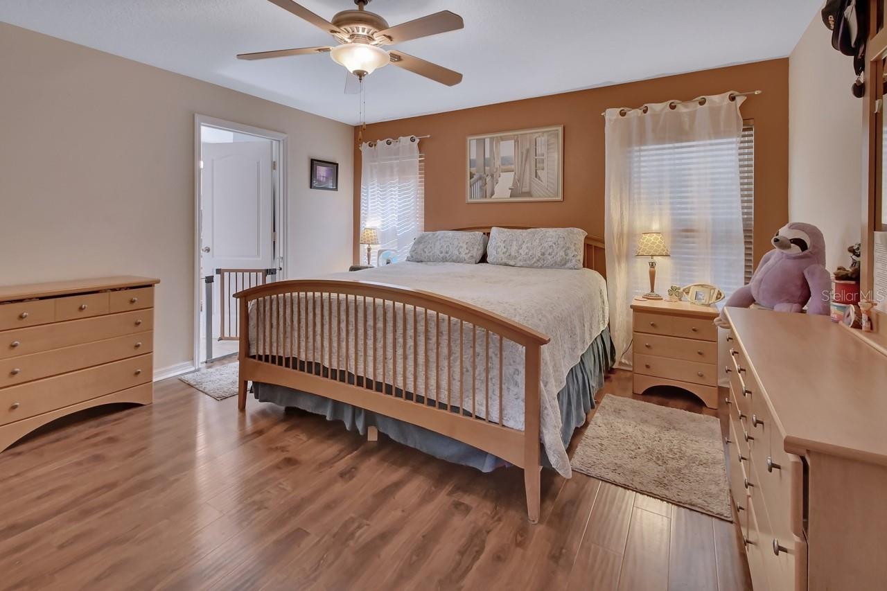 Image 16 of 42 For 261 Clydesdale Circle