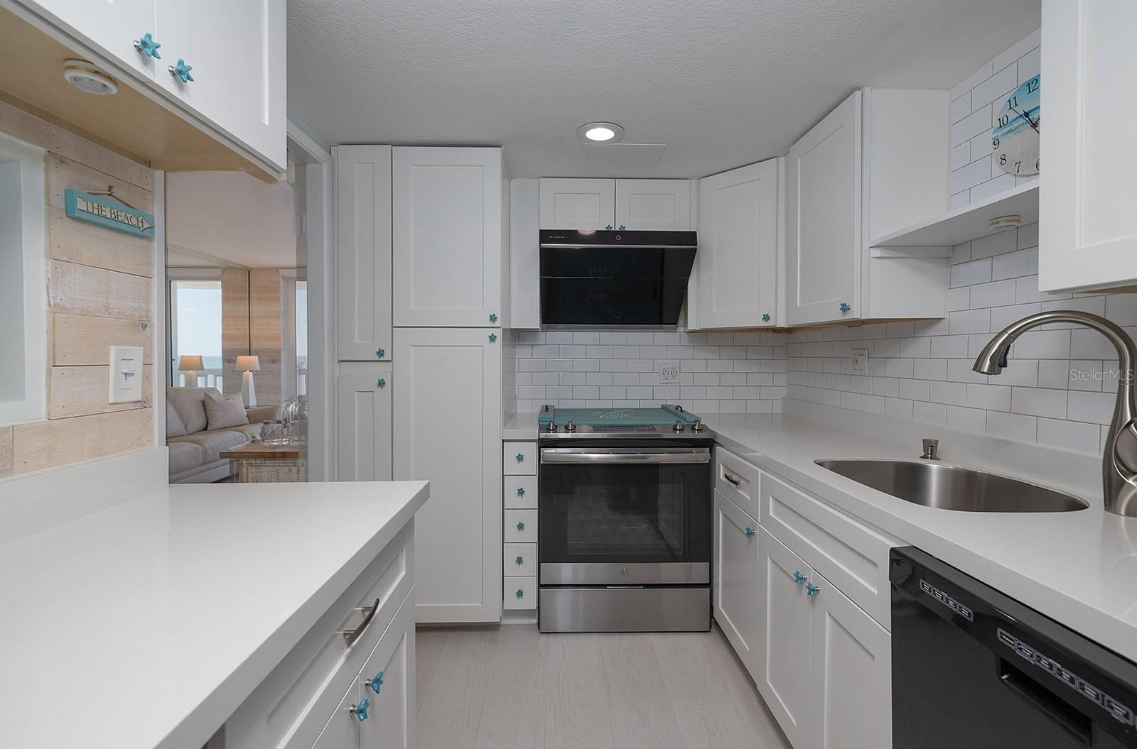 Image 10 of 26 For 2800 Atlantic Avenue 1715