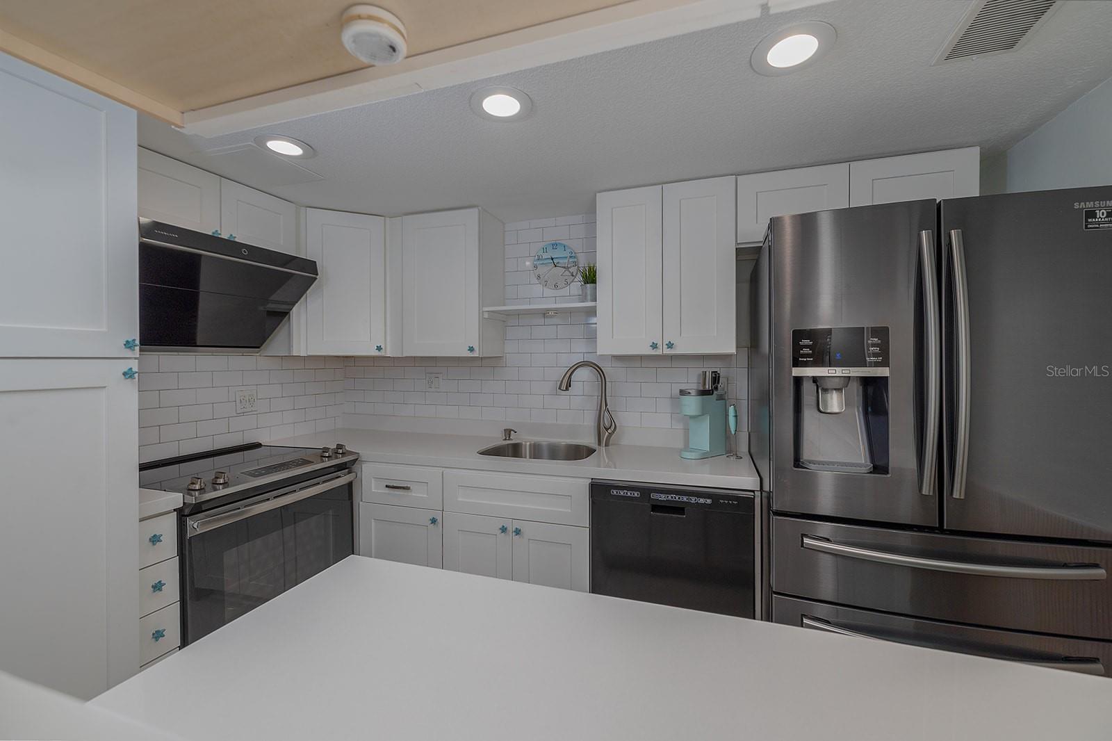 Image 3 of 26 For 2800 Atlantic Avenue 1715
