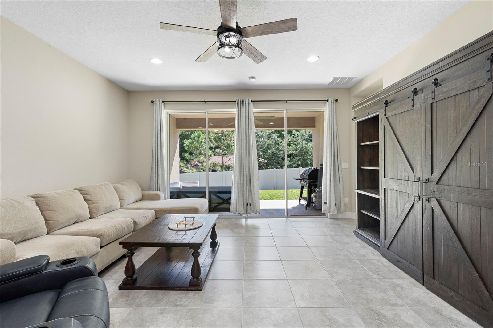 Image 18 of 46 For 2337 Oxmoor Drive