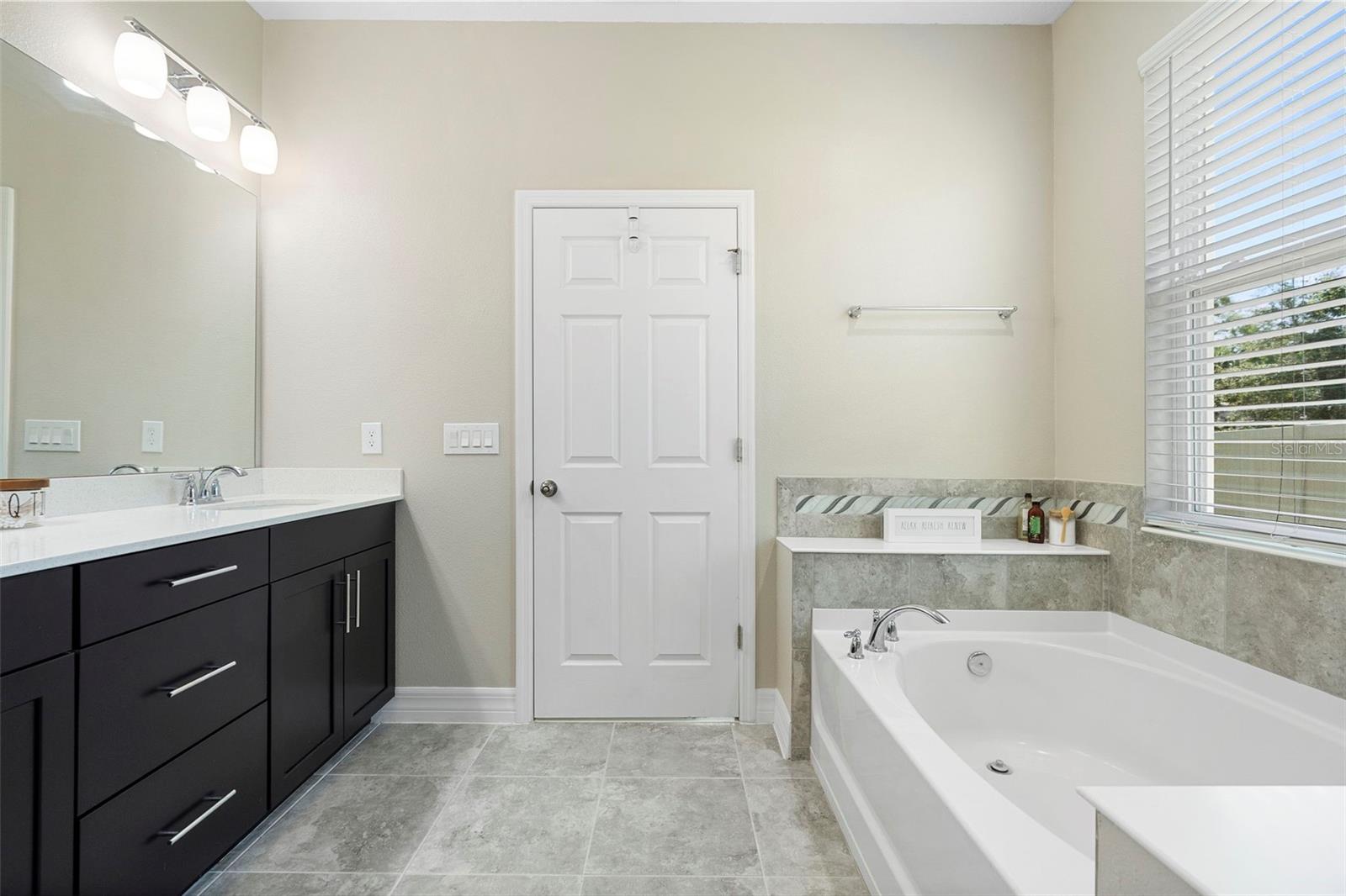 Image 26 of 46 For 2337 Oxmoor Drive