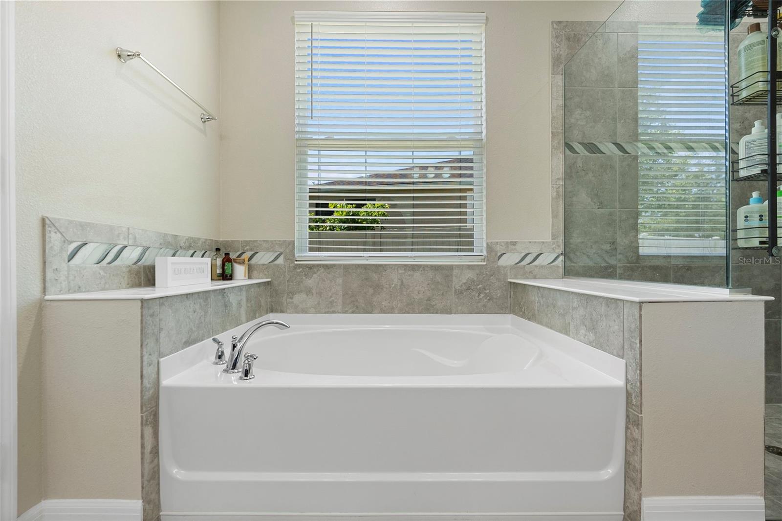 Image 27 of 46 For 2337 Oxmoor Drive