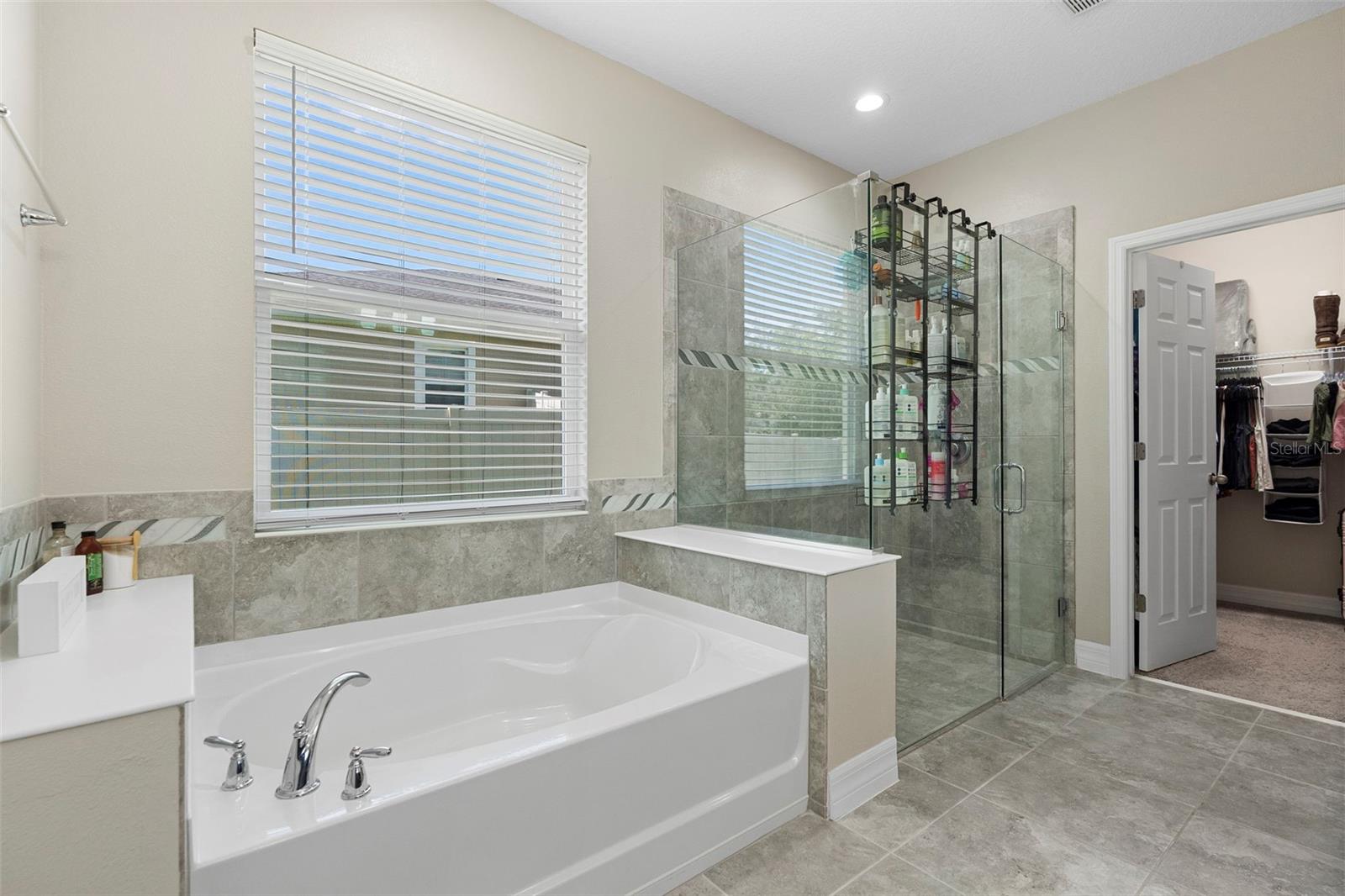 Image 28 of 46 For 2337 Oxmoor Drive