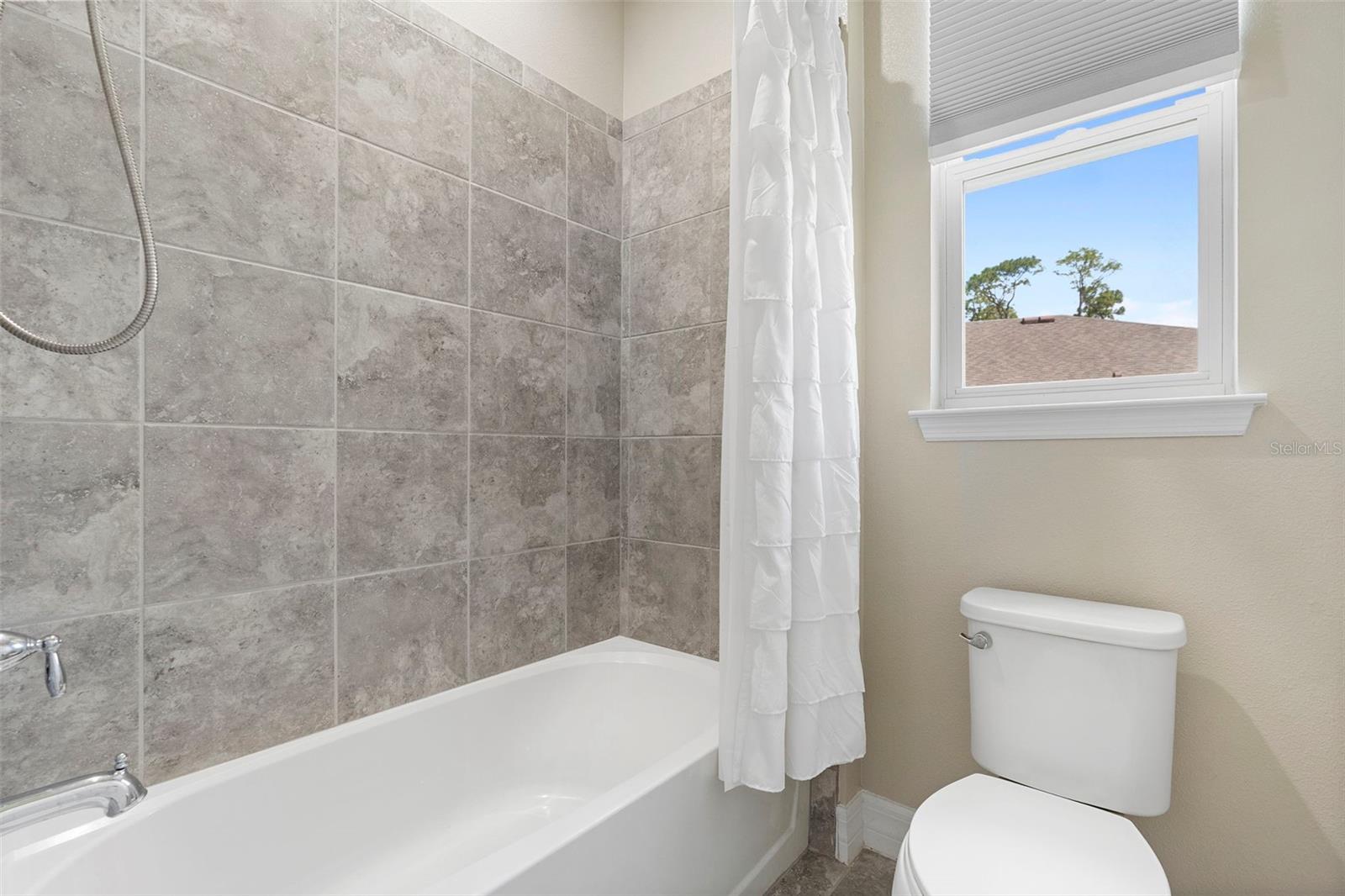 Image 37 of 46 For 2337 Oxmoor Drive