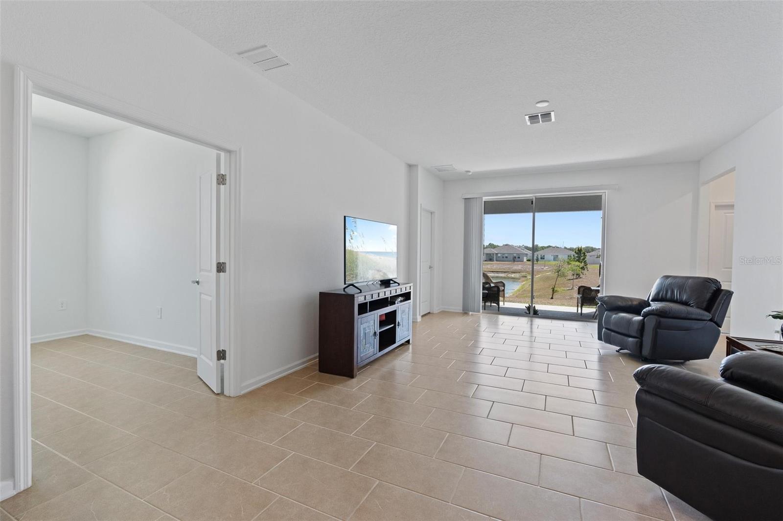 Image 7 of 44 For 34568 Shellback Street