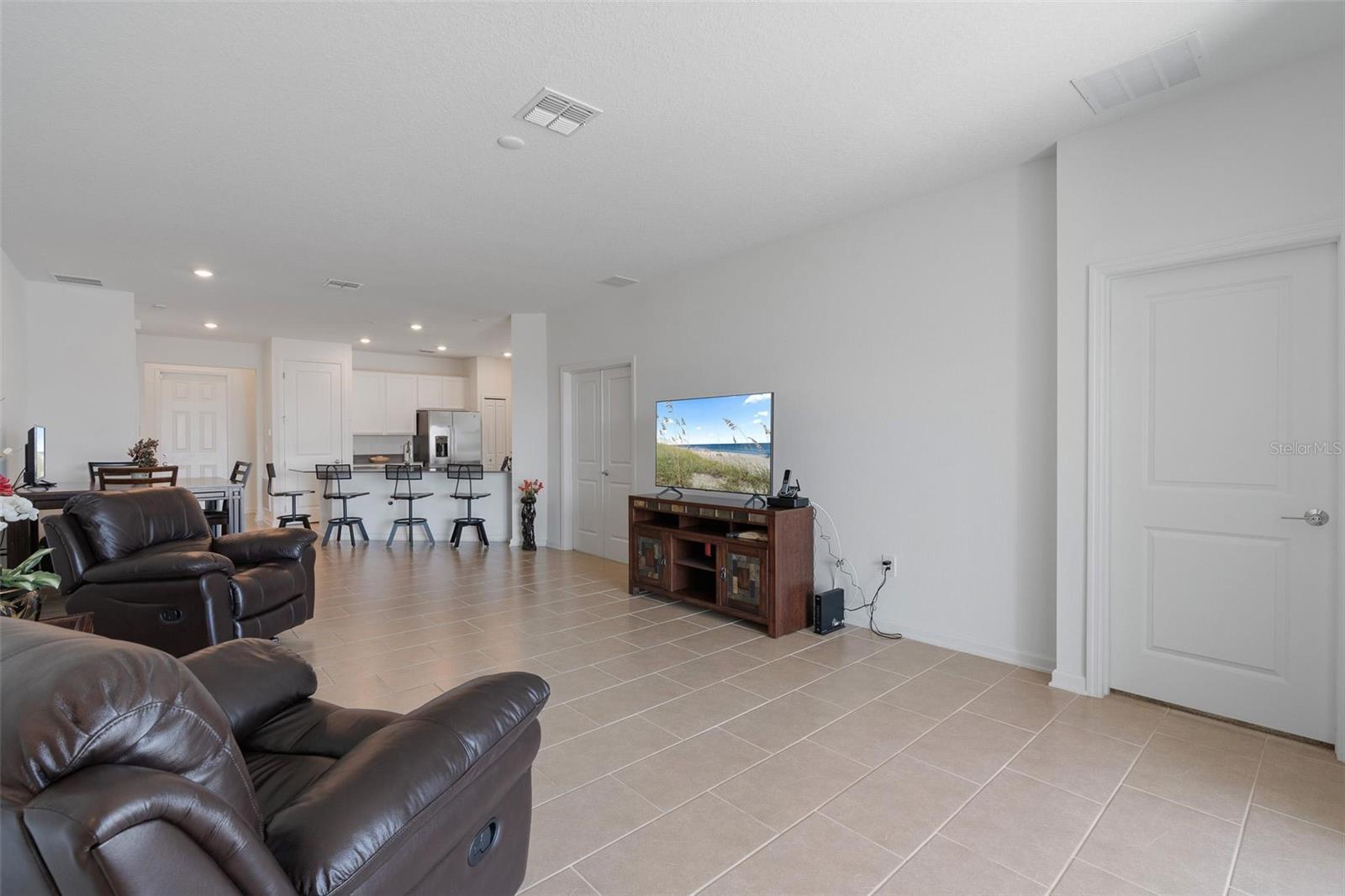 Image 9 of 44 For 34568 Shellback Street
