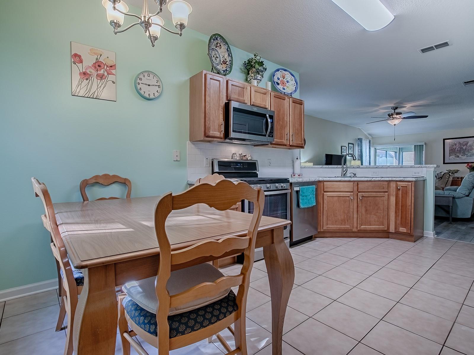 Image 10 of 47 For 307 Stonington Way