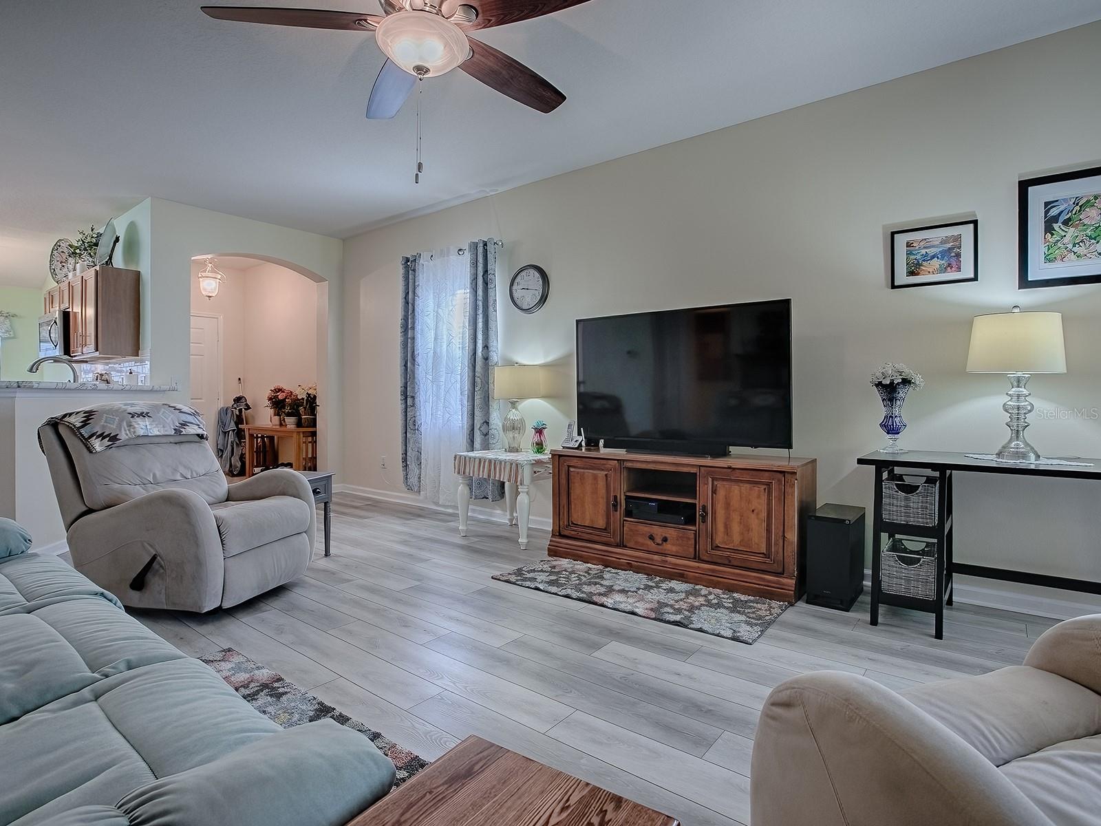 Image 15 of 47 For 307 Stonington Way