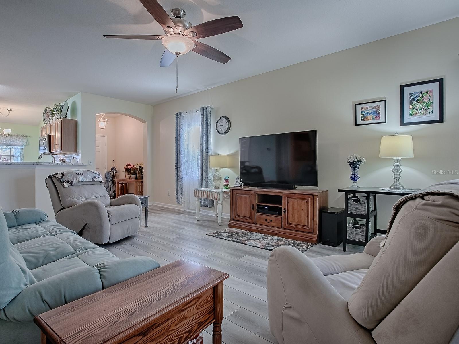 Image 21 of 47 For 307 Stonington Way