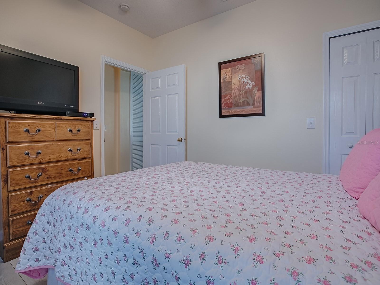 Image 25 of 47 For 307 Stonington Way