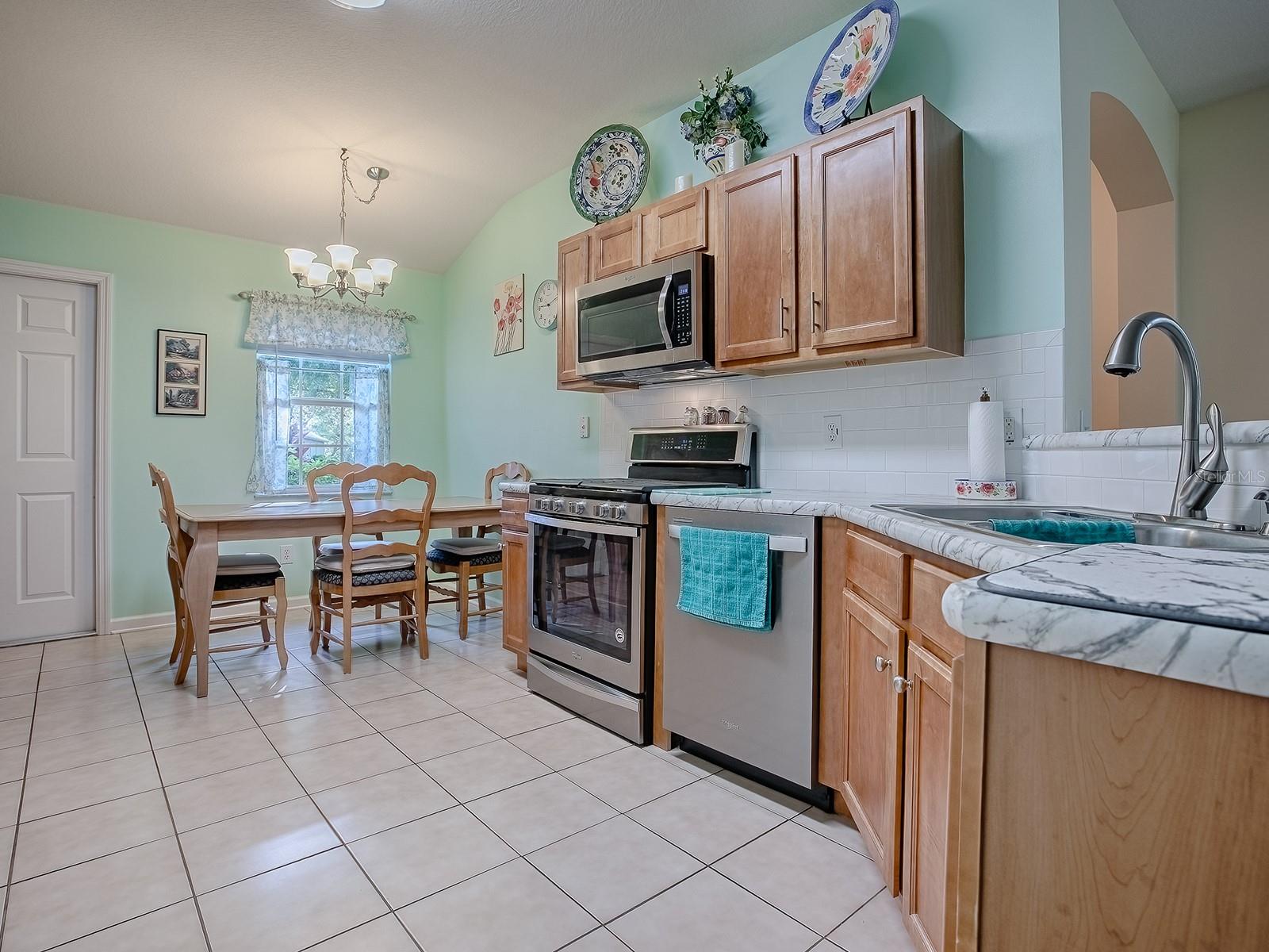 Image 7 of 47 For 307 Stonington Way
