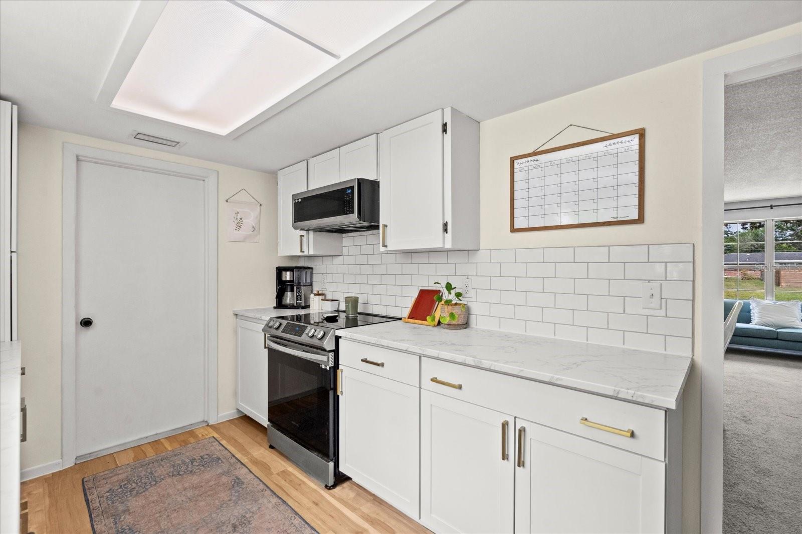Image 10 of 34 For 736 Lindenwood Circle W