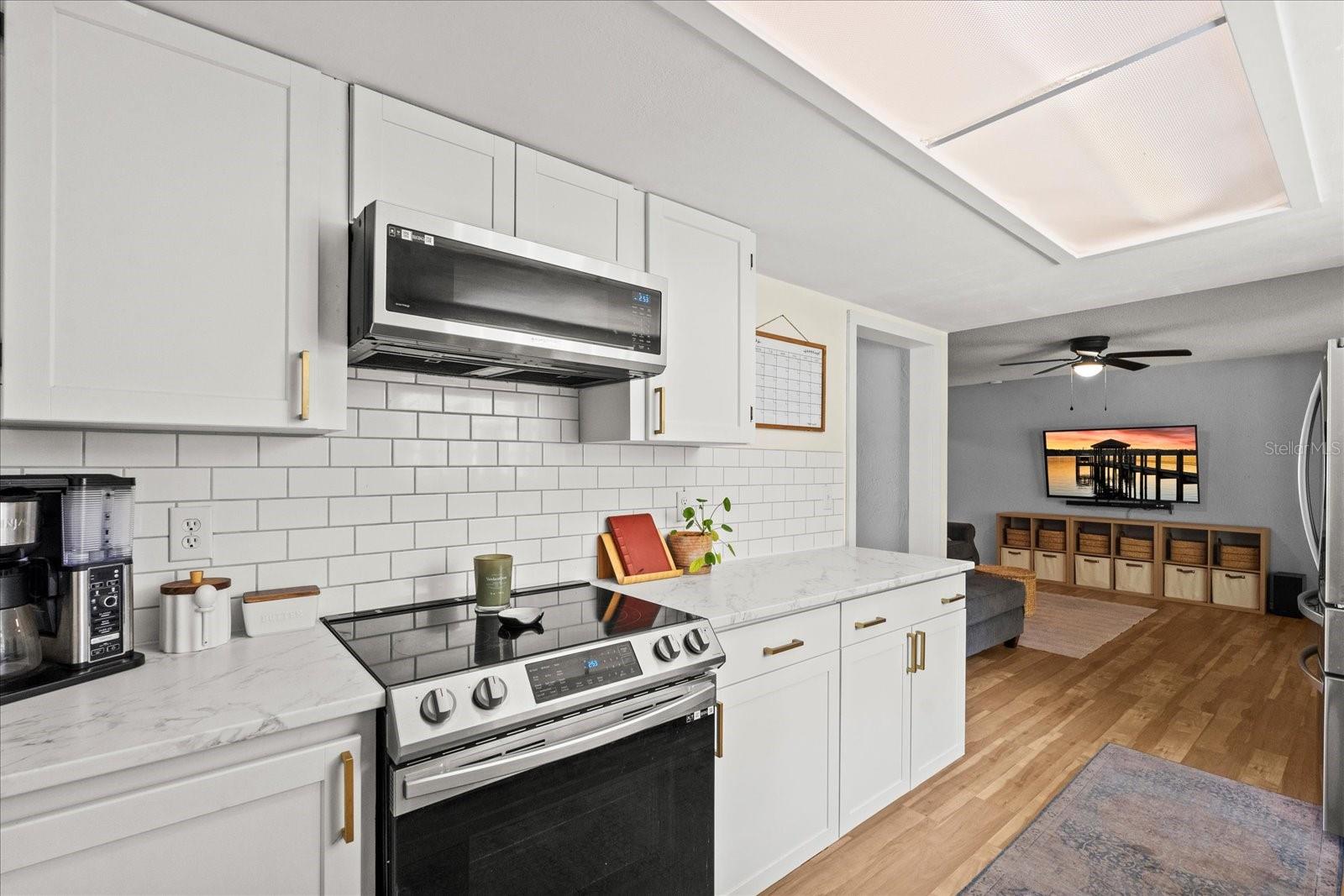 Image 14 of 34 For 736 Lindenwood Circle W