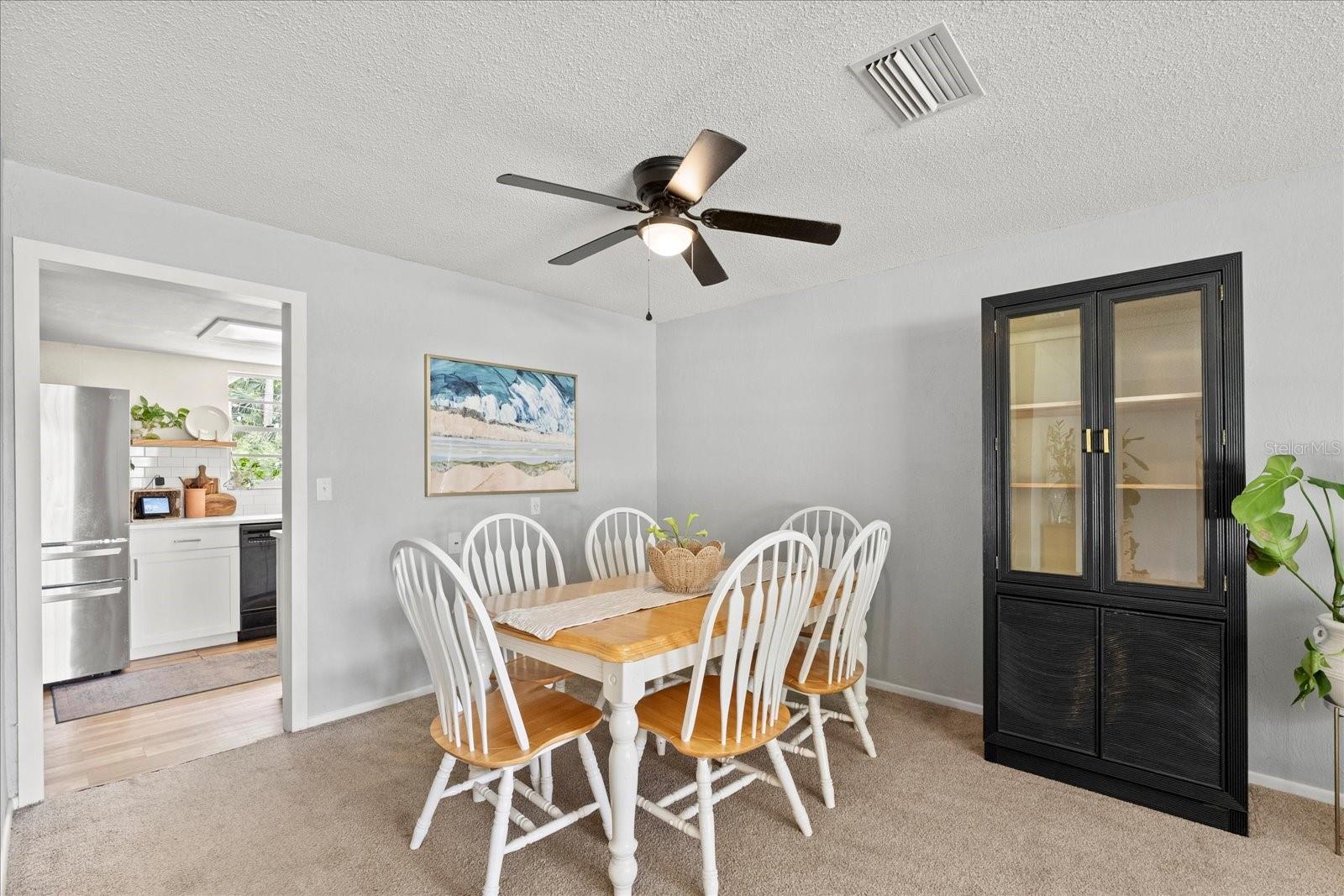 Image 9 of 34 For 736 Lindenwood Circle W