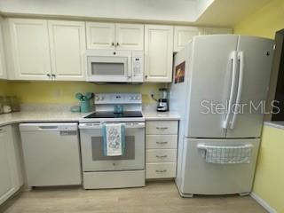 Image 15 of 26 For 3635 Lake Bayshore Drive J-410