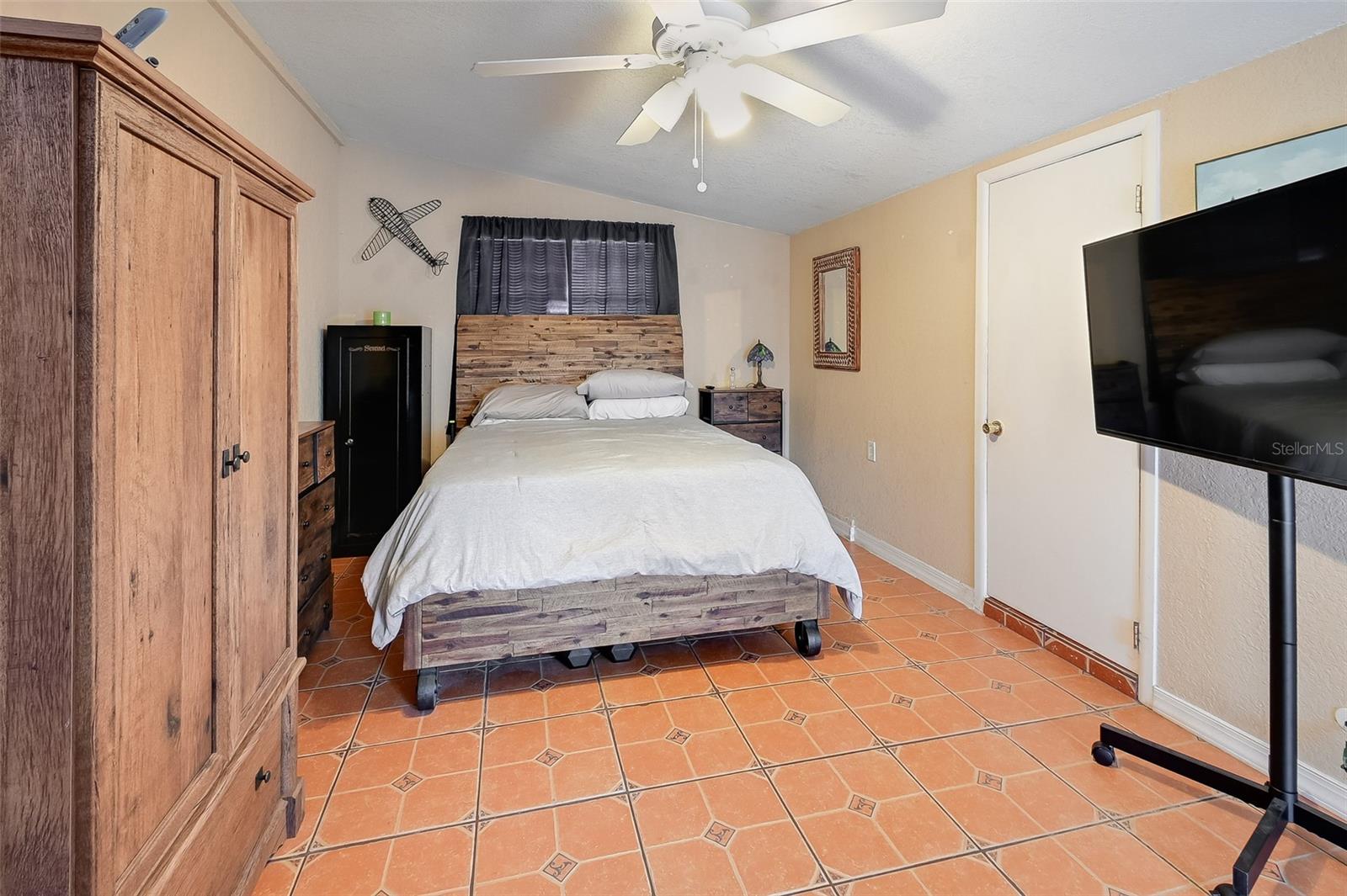 Image 13 of 34 For 7226 13th Street N