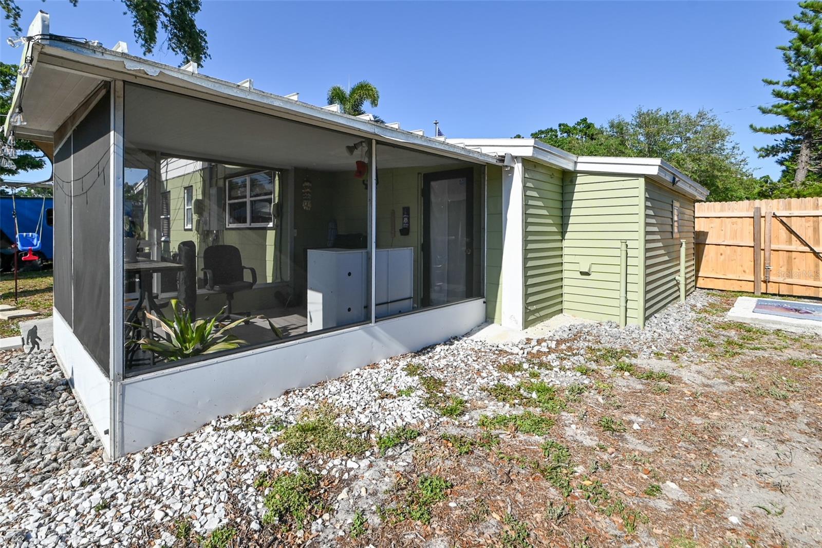 Image 21 of 34 For 7226 13th Street N