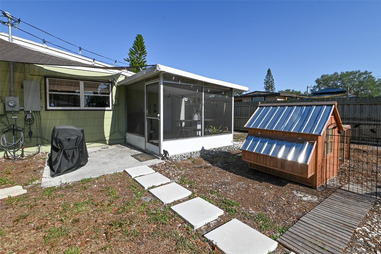 Image 23 of 34 For 7226 13th Street N