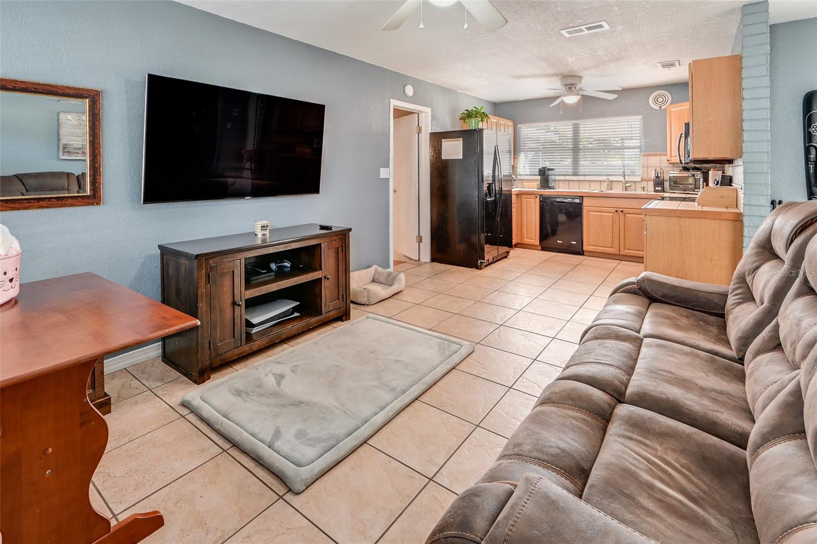 Image 4 of 34 For 7226 13th Street N