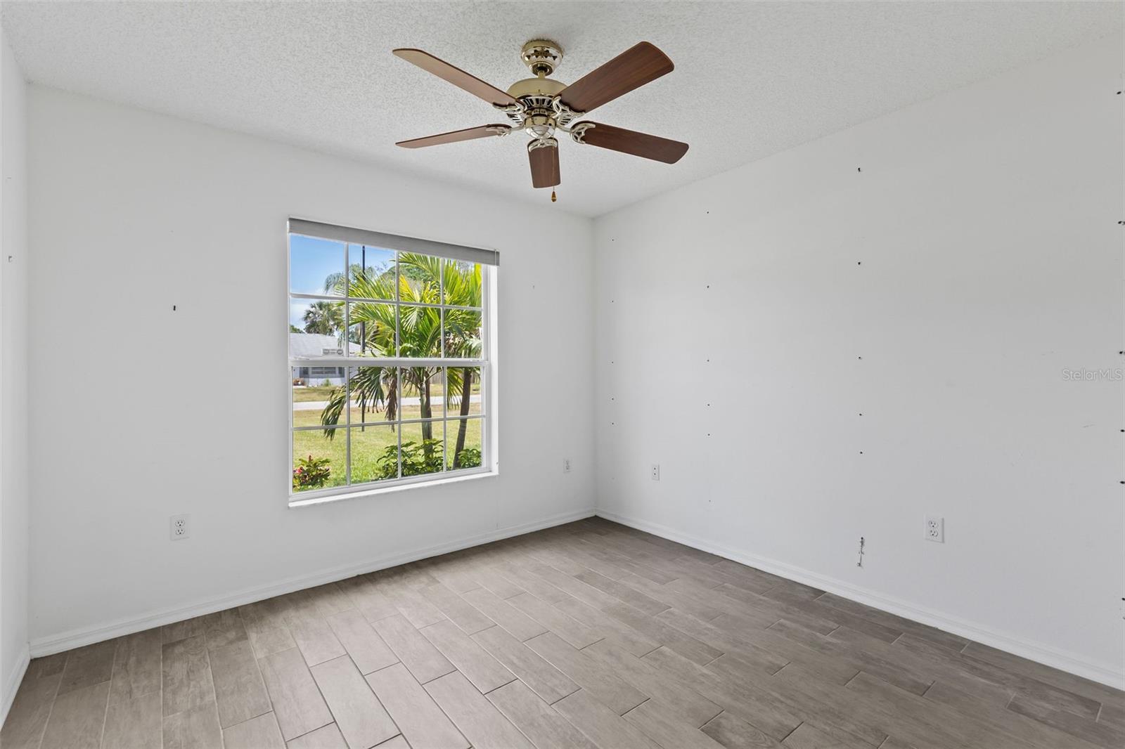 Image 17 of 44 For 3214 Juniper Drive