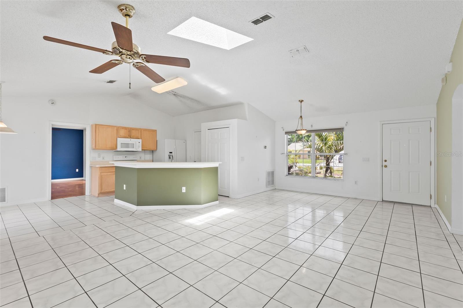 Image 5 of 44 For 3214 Juniper Drive