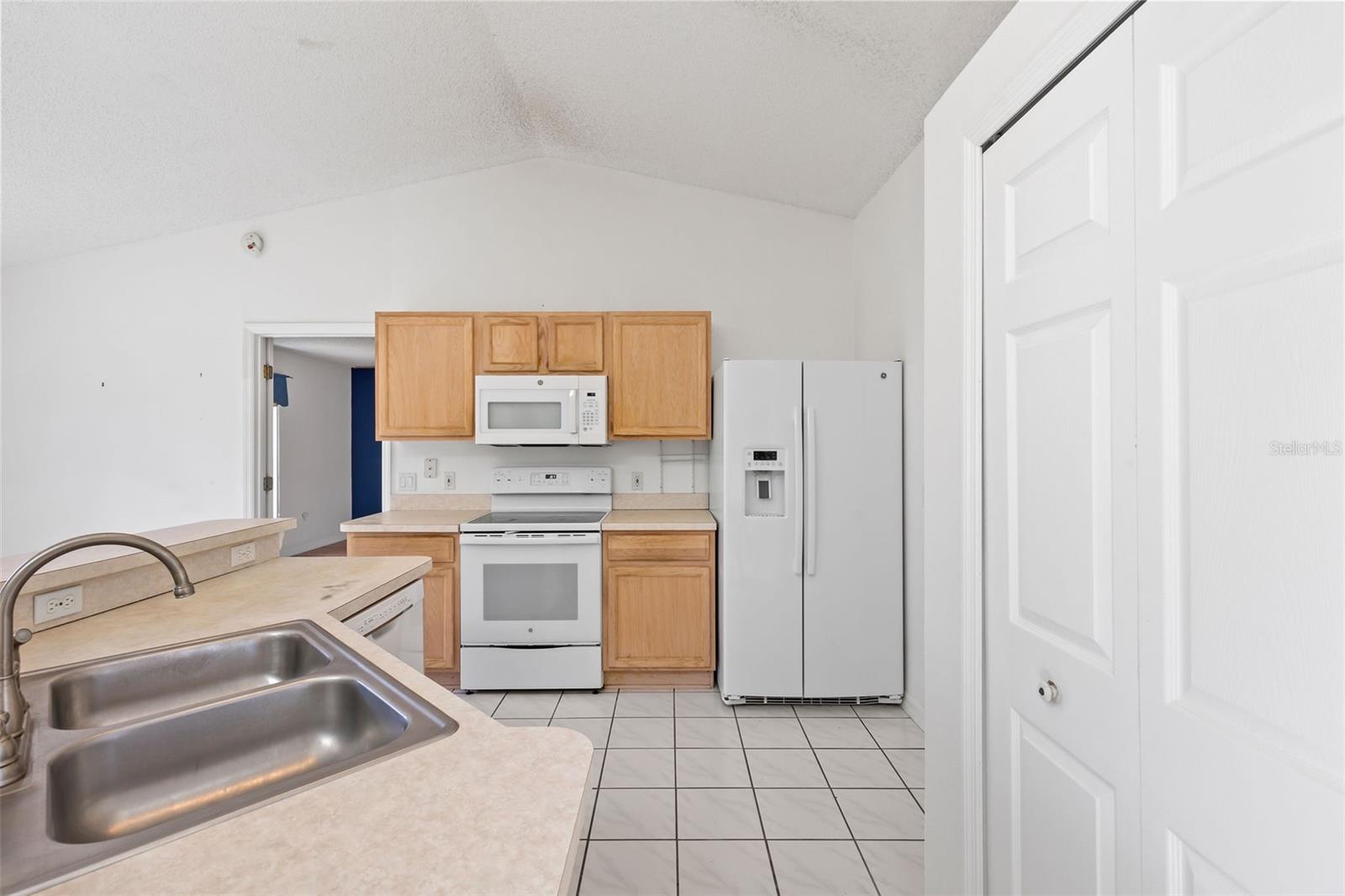Image 9 of 44 For 3214 Juniper Drive