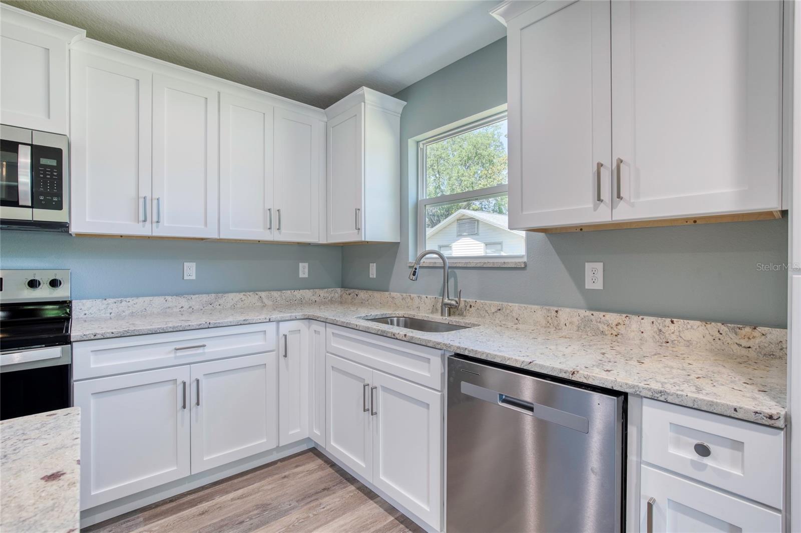 Image 12 of 44 For 1598 Montgomery Avenue