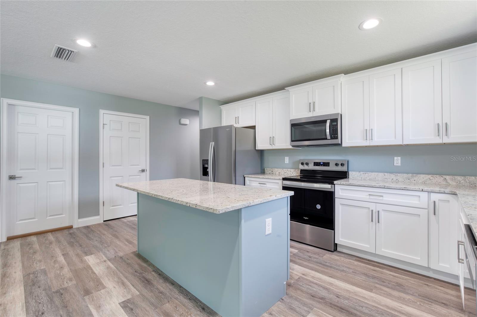Image 13 of 44 For 1598 Montgomery Avenue